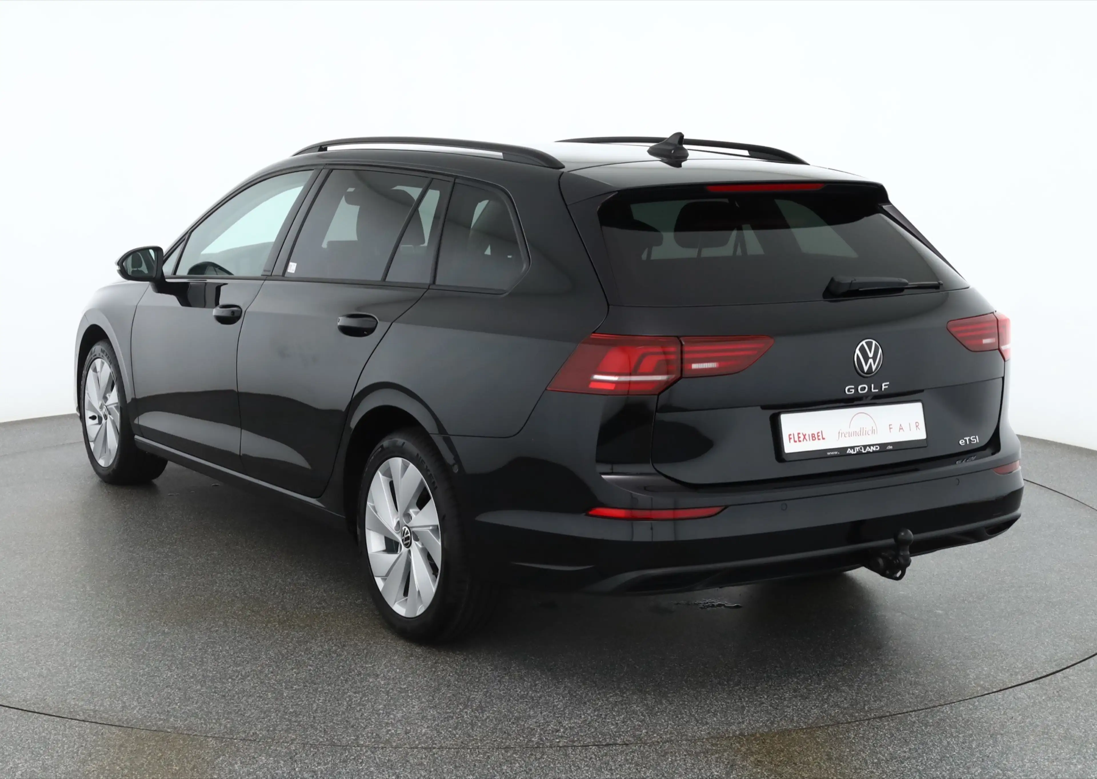 Volkswagen Golf VIII Variant 1.5 TSI DSG LED ACC AHK — photo 3