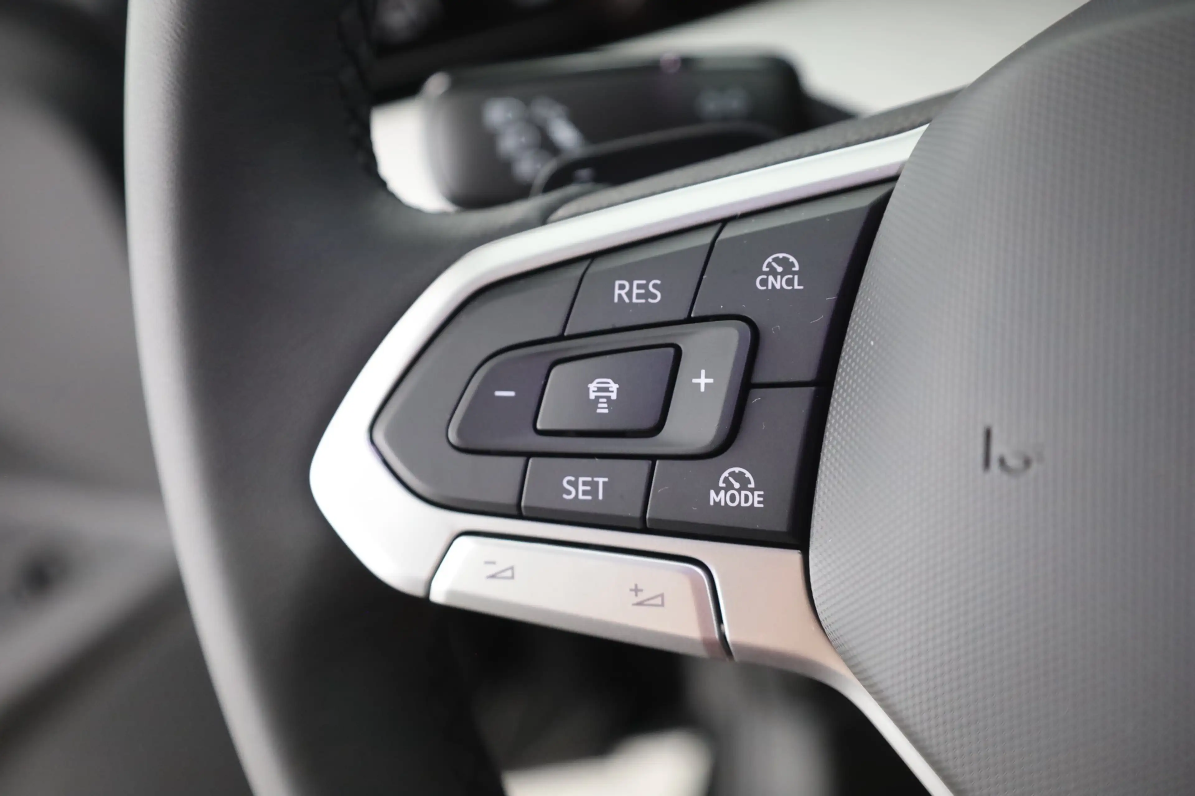 Volkswagen Golf VIII Variant 1.5 TSI DSG LED ACC AHK — photo 15