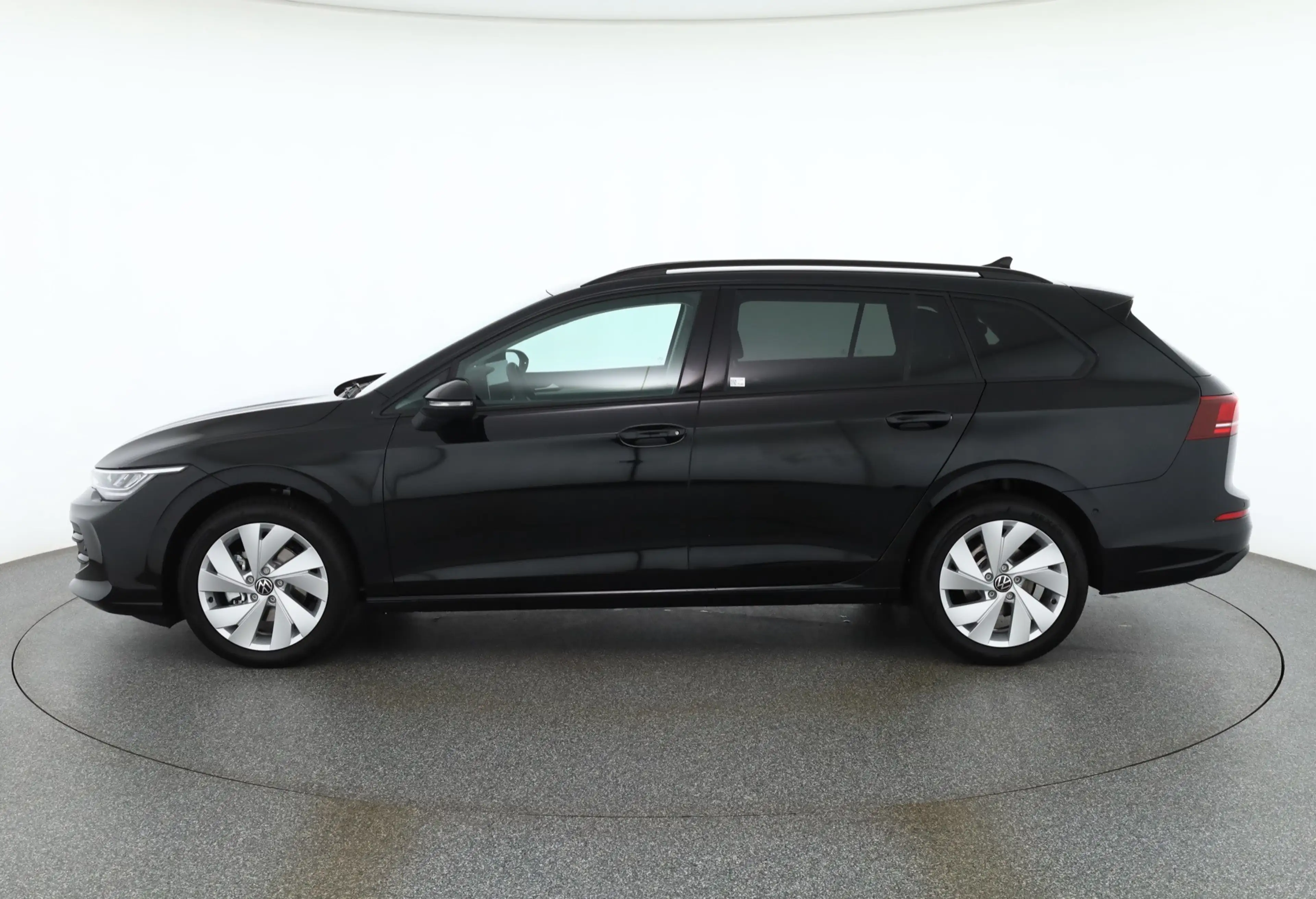 Volkswagen Golf VIII Variant 1.5 TSI DSG LED ACC AHK — photo 2