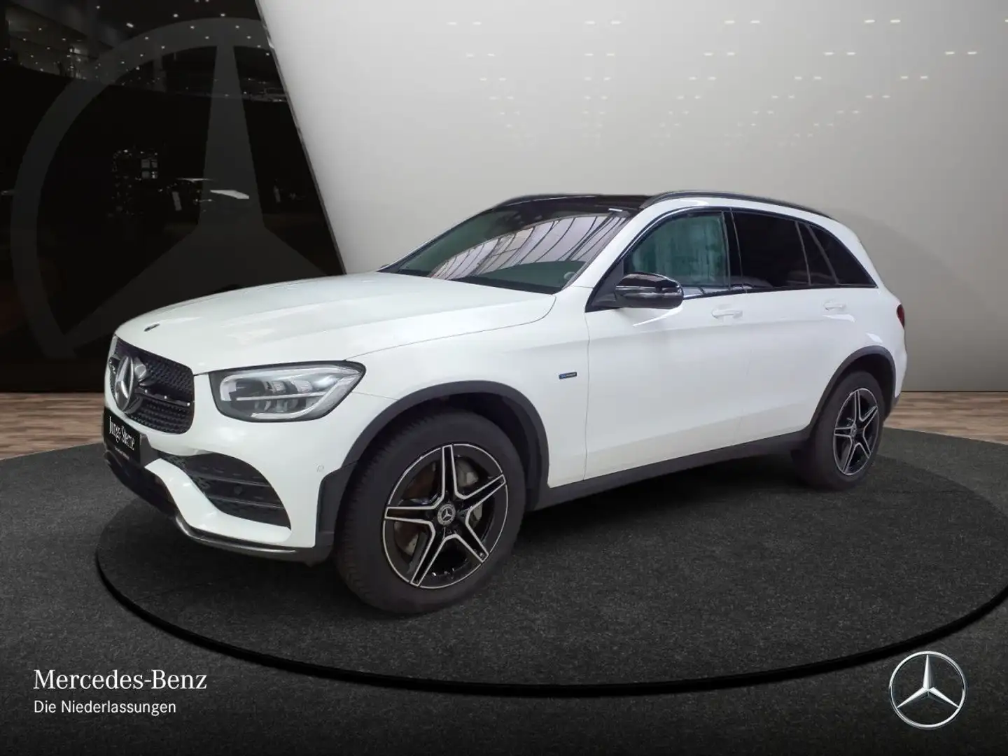 Mercedes-Benz GLC 300 e 4M AMG+NIGHT+PANO+LED+KAMERA+SPUR+TOTW Weiß - 2
