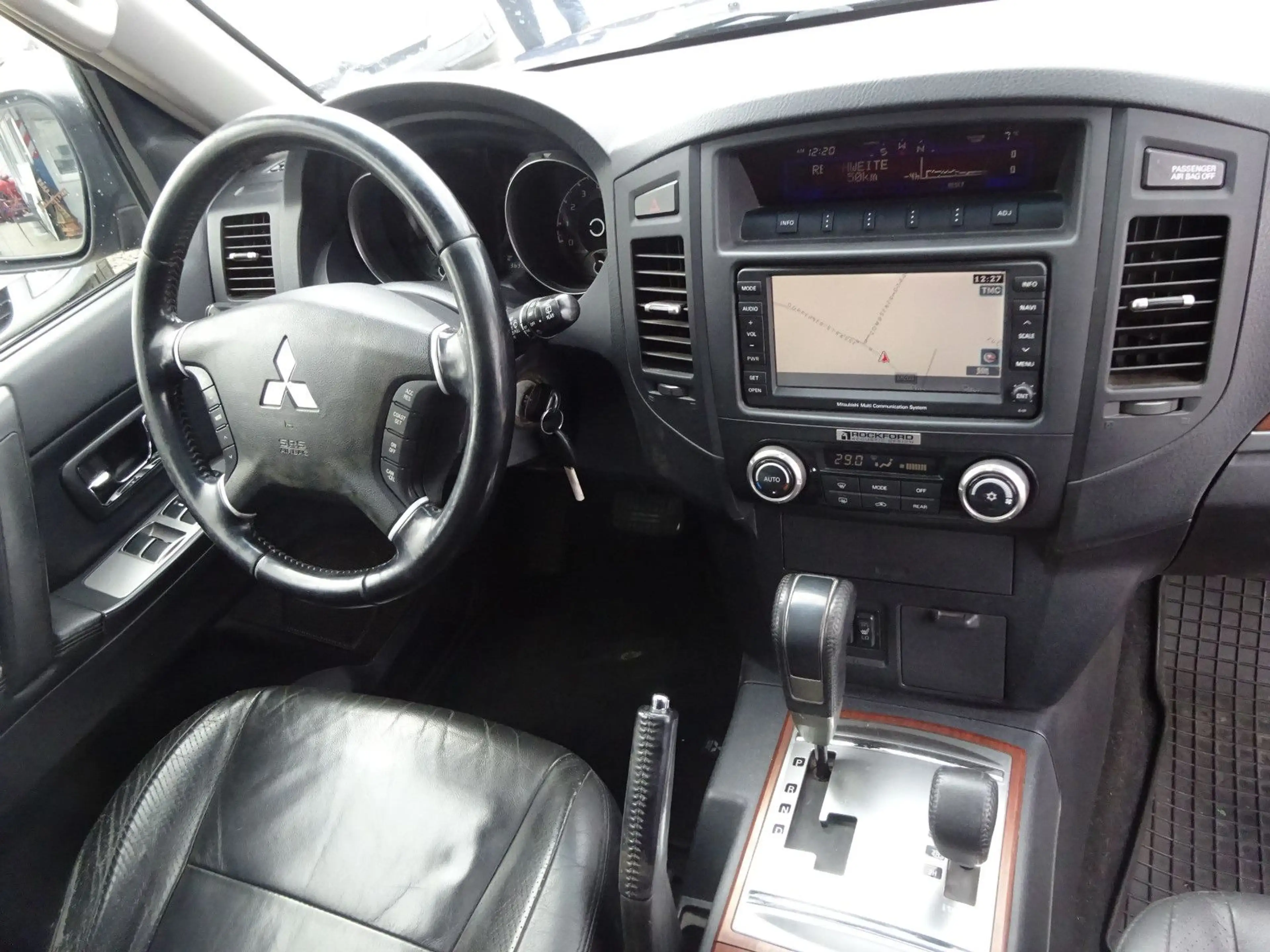 Mitsubishi Pajero 3.2 DI-D Instyle Automatik — photo 12