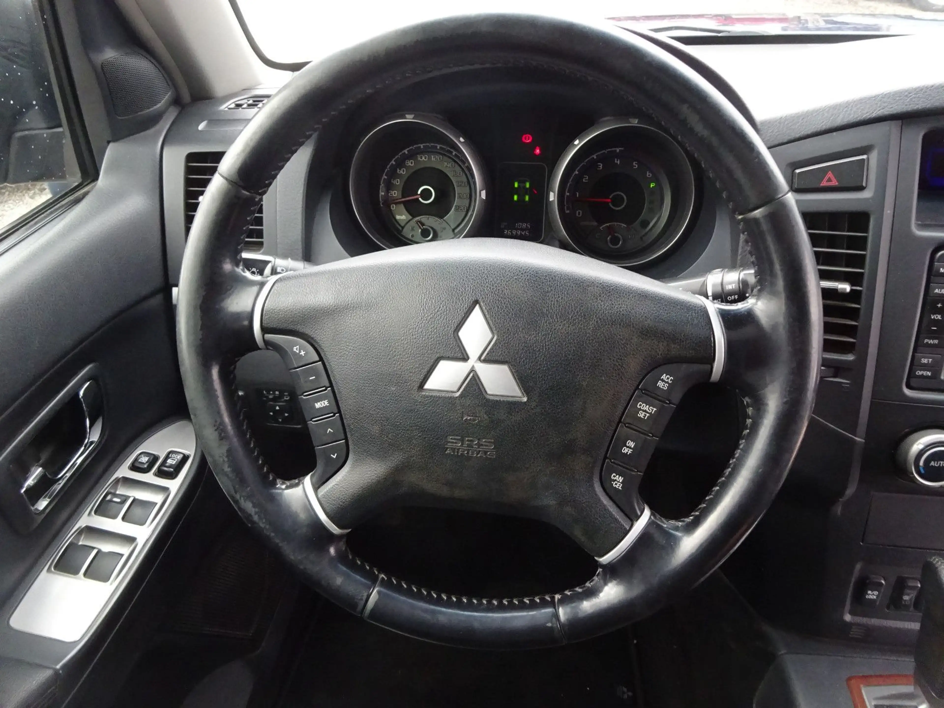 Mitsubishi Pajero 3.2 DI-D Instyle Automatik — photo 13