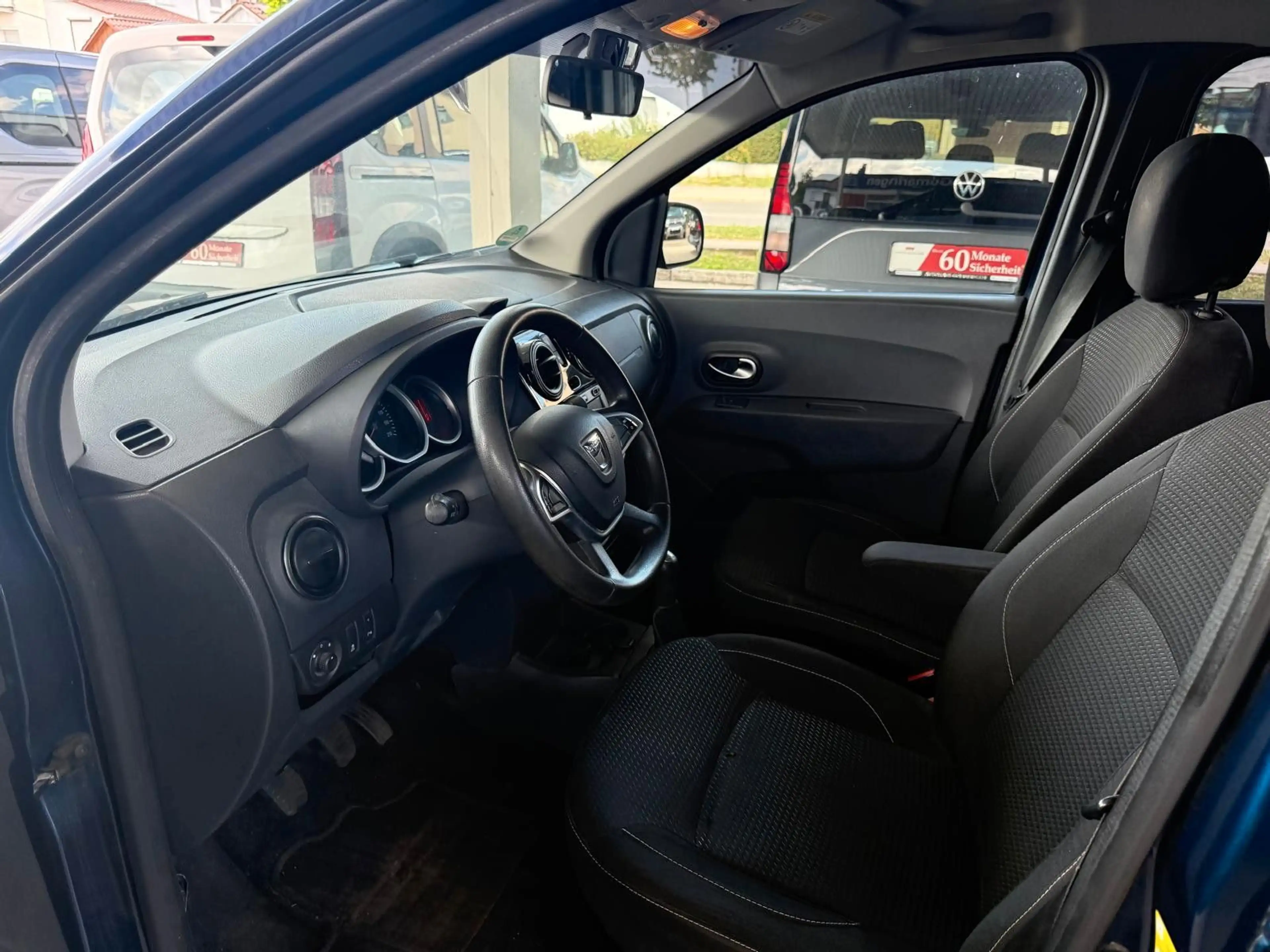 Dacia Lodgy * 7-Sitze*NAVI*Steuerkette Neu*AHK*1.Hand* — photo 12