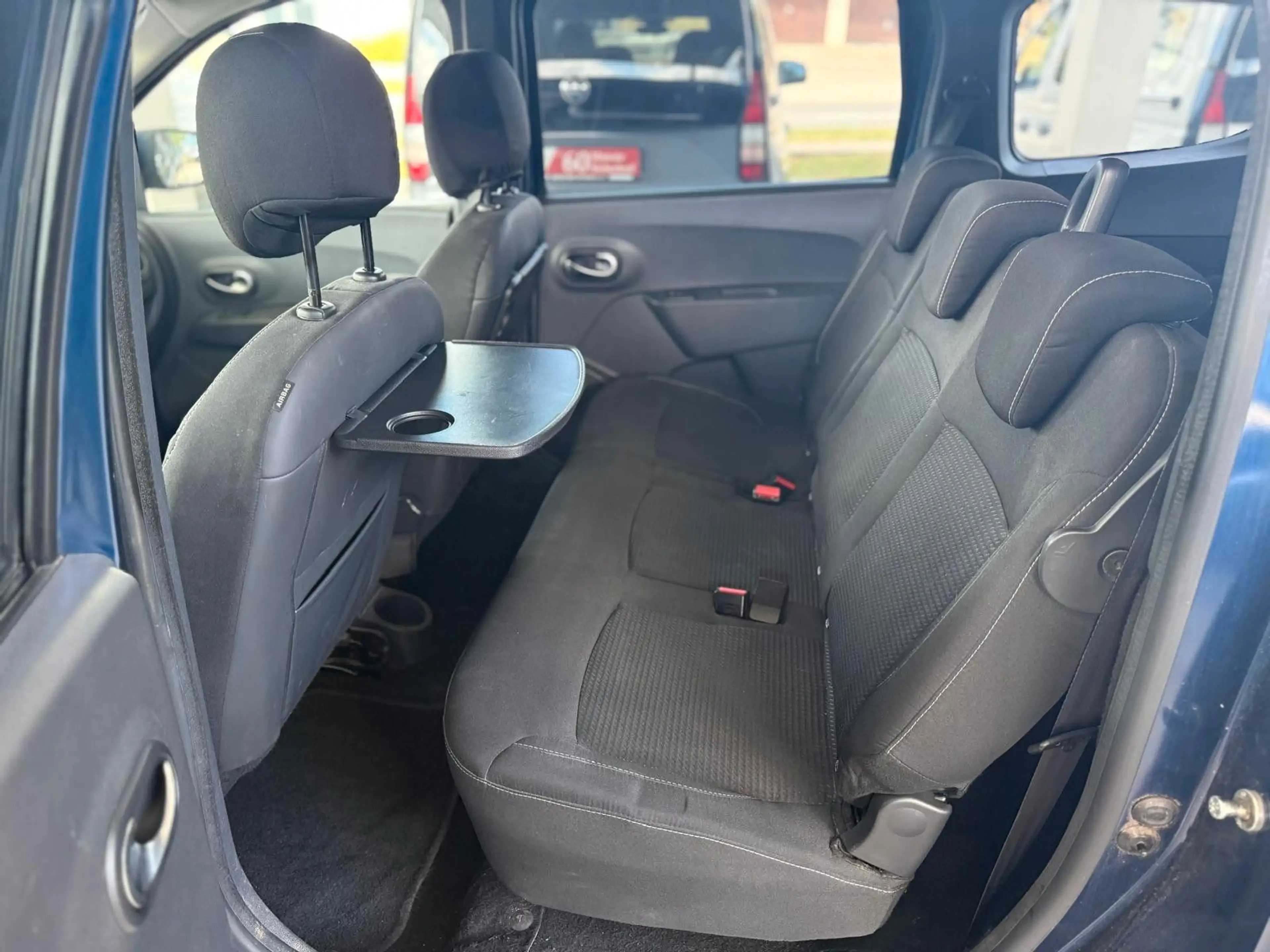Dacia Lodgy * 7-Sitze*NAVI*Steuerkette Neu*AHK*1.Hand* — photo 14