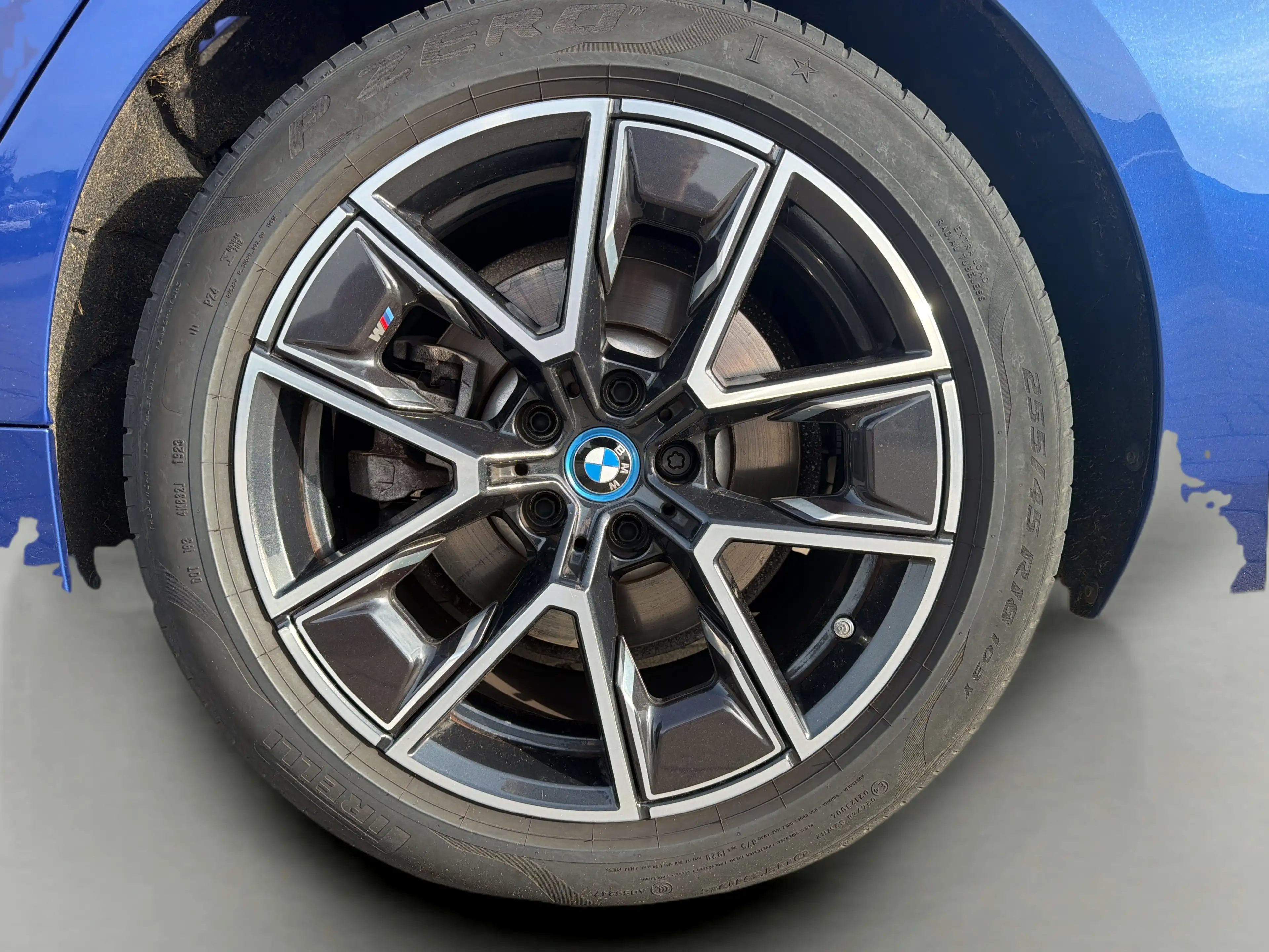 BMW i4 eDrive35 Gran Coupé — photo 13