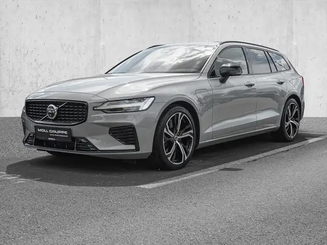 Volvo V60 view 2