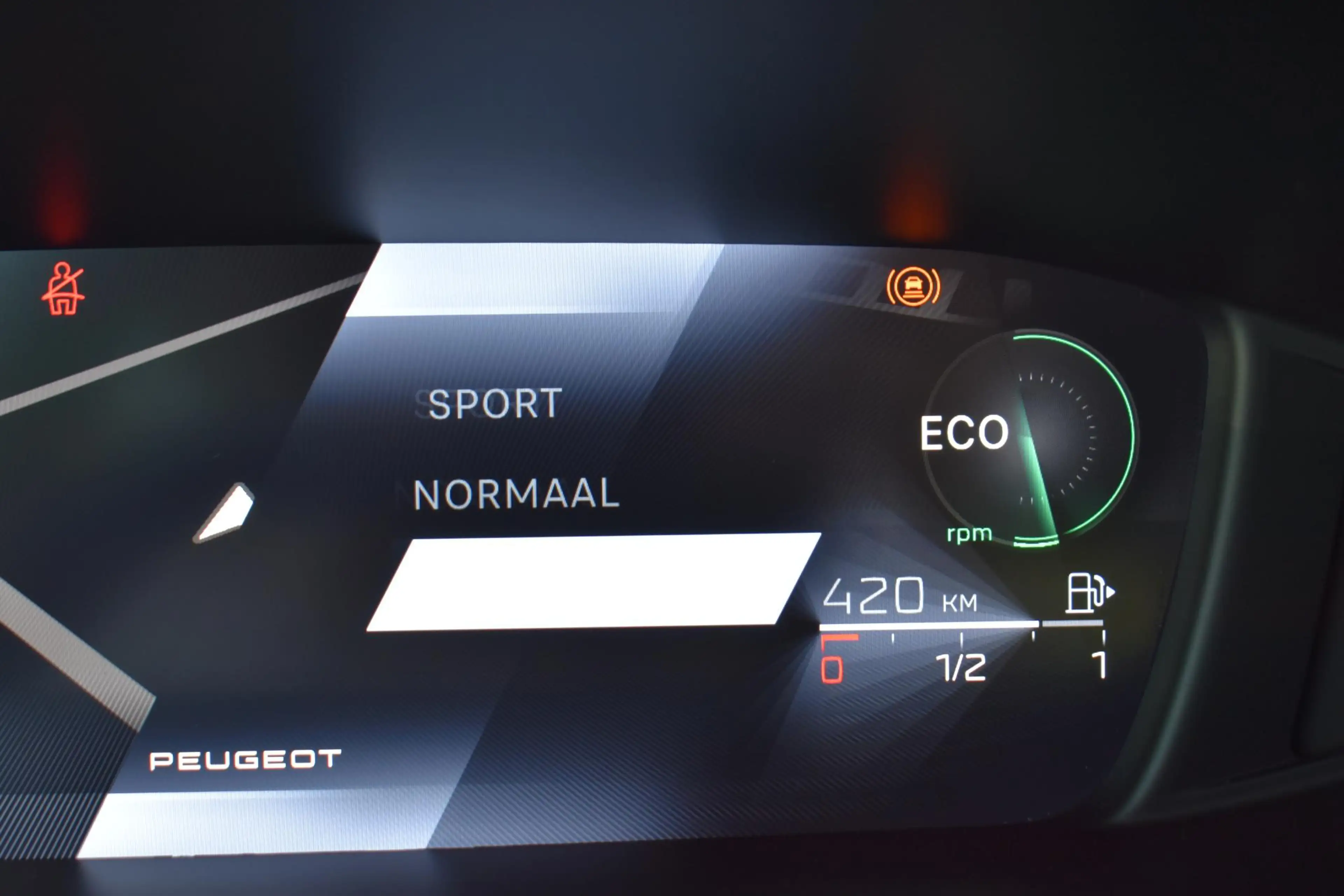 Peugeot 408 1.2 130pk ECC LMV LECD NAVI — photo 37