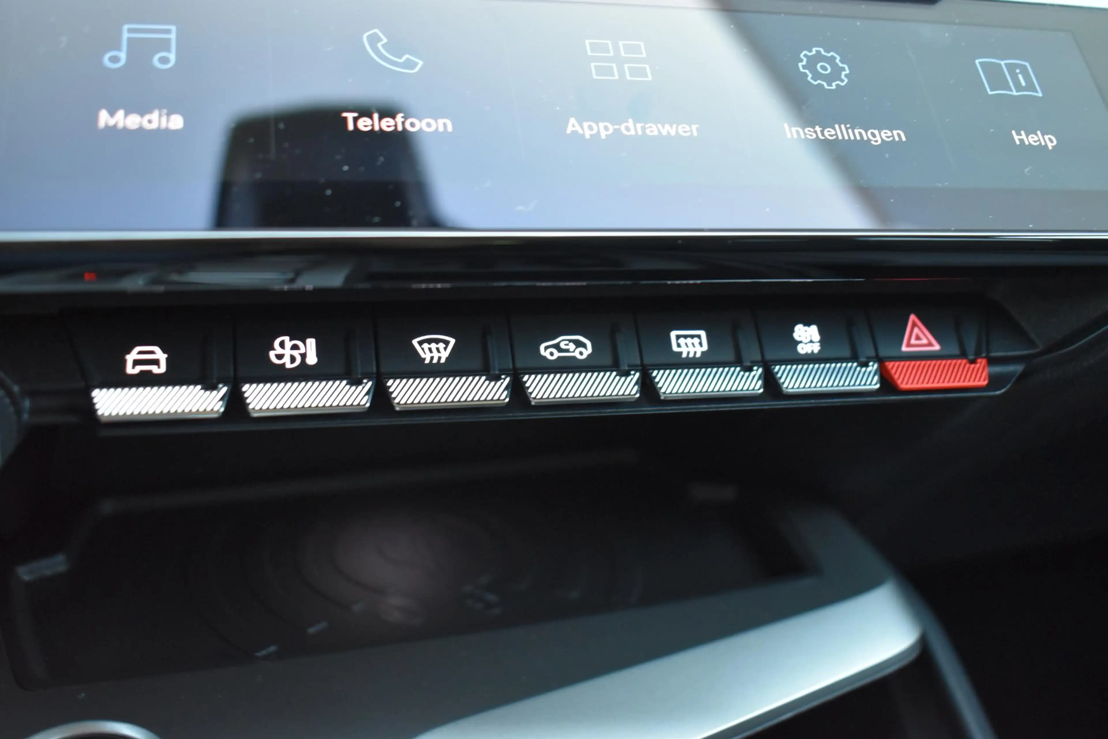 Peugeot 408 1.2 130pk ECC LMV LECD NAVI — photo 34