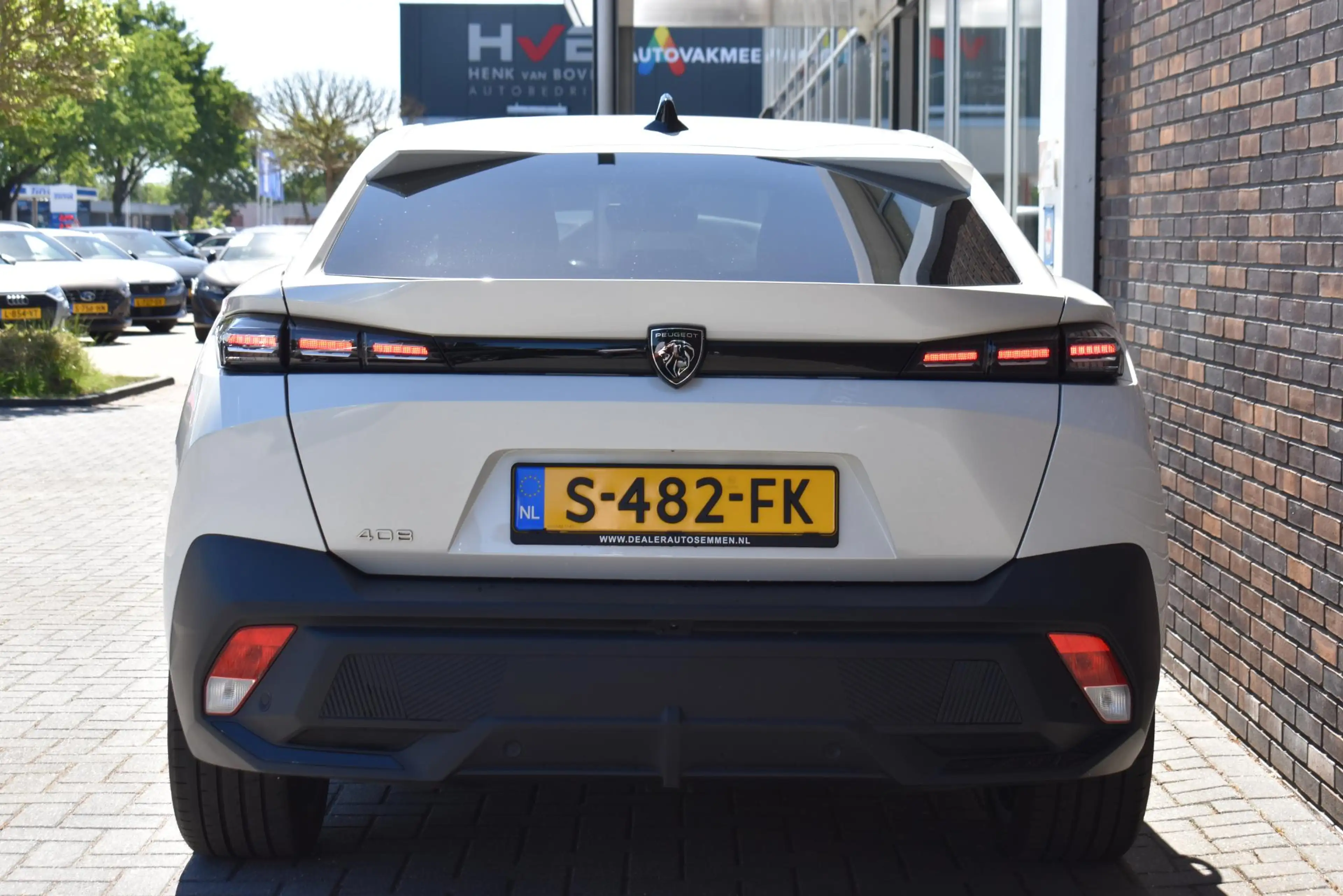 Peugeot 408 1.2 130pk ECC LMV LECD NAVI — photo 11