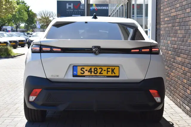 Peugeot 408 view 11