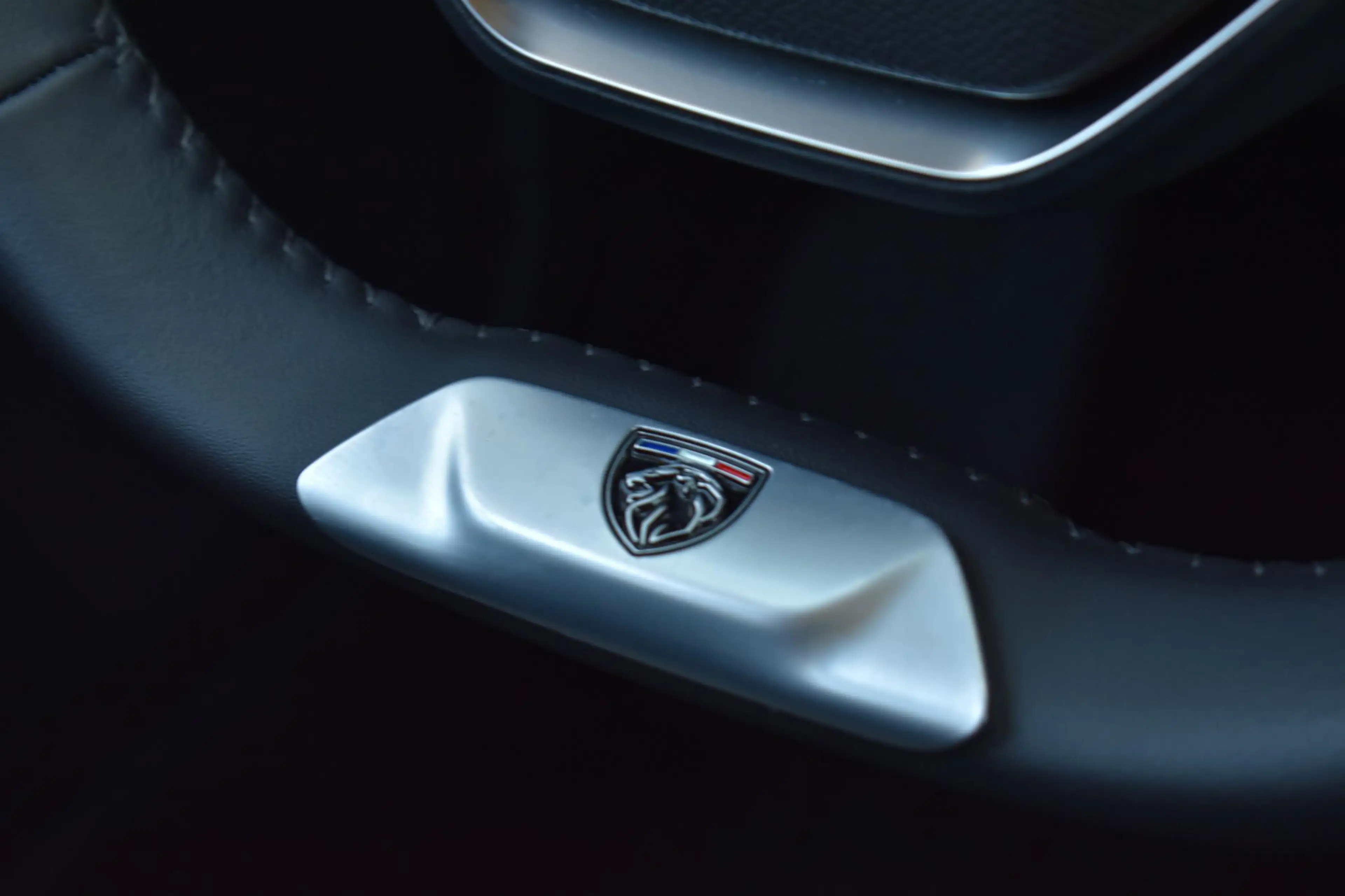 Peugeot 408 1.2 130pk ECC LMV LECD NAVI — photo 23
