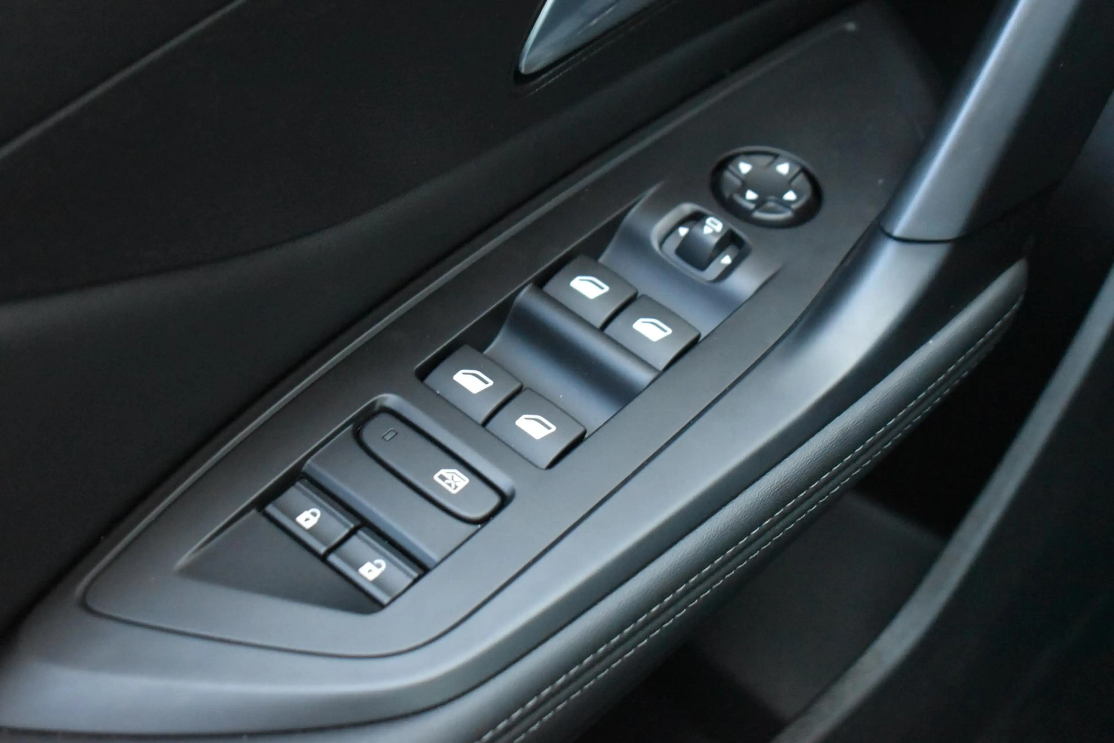 Peugeot 408 1.2 130pk ECC LMV LECD NAVI — photo 20