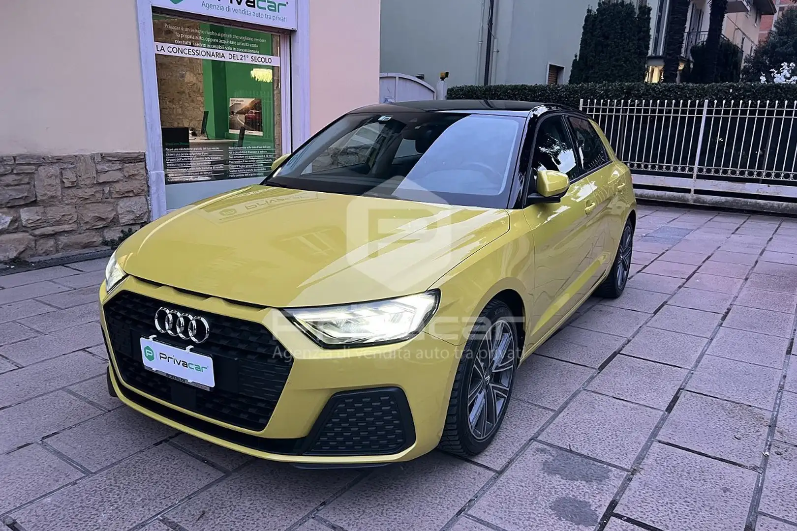 Audi A1 A1 SPB 30 TFSI S tronic Admired Jaune - 1