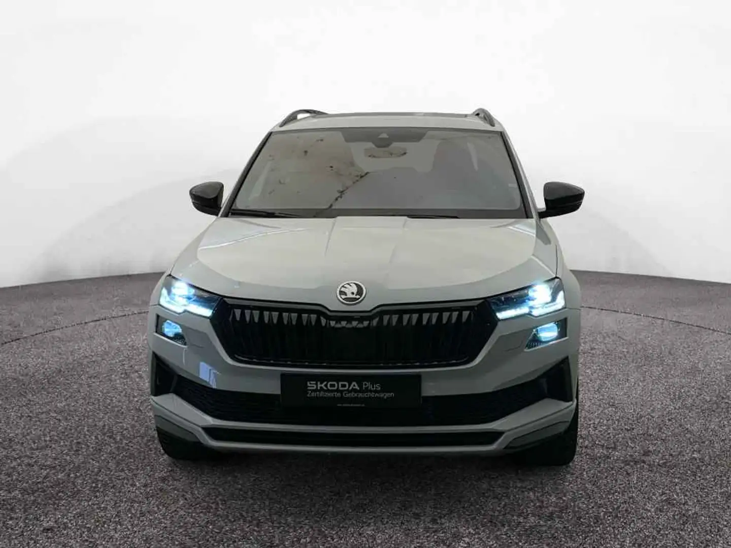 Skoda Karoq Sportline TSI DSG 4x4 *AHK*PANO*MATRIX*NAV Weiß - 2