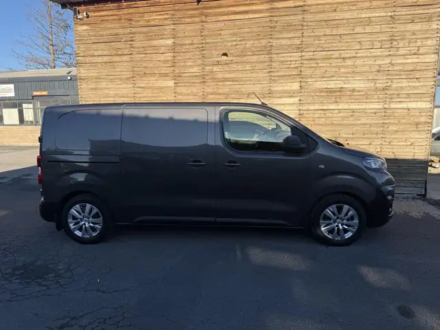 Peugeot Expert view 10