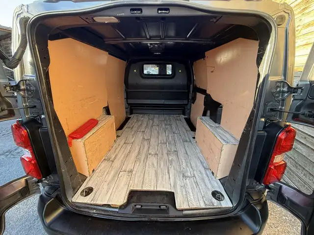 Peugeot Expert view 8