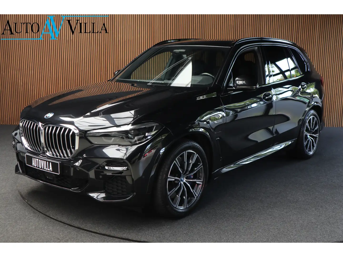 BMW X5 xDrive45e M-sport DAP 360° ACC Leer Luchtvering Na Noir - 1