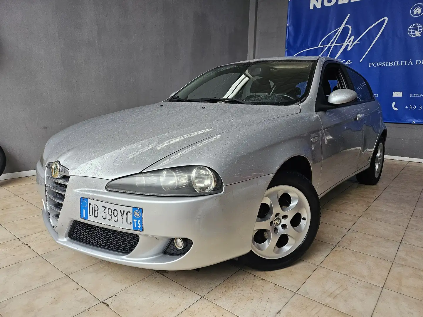 Alfa Romeo 147 147 II 5p 1.9 jtd Exclusive 120cv Grau - 1
