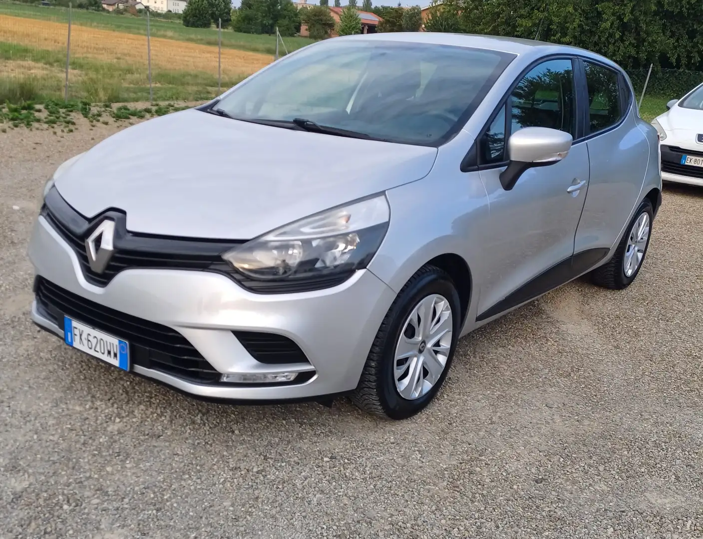 Renault Clio Clio IV 2017 0.9 tce energy Zen Gpl 90cv Grau - 2