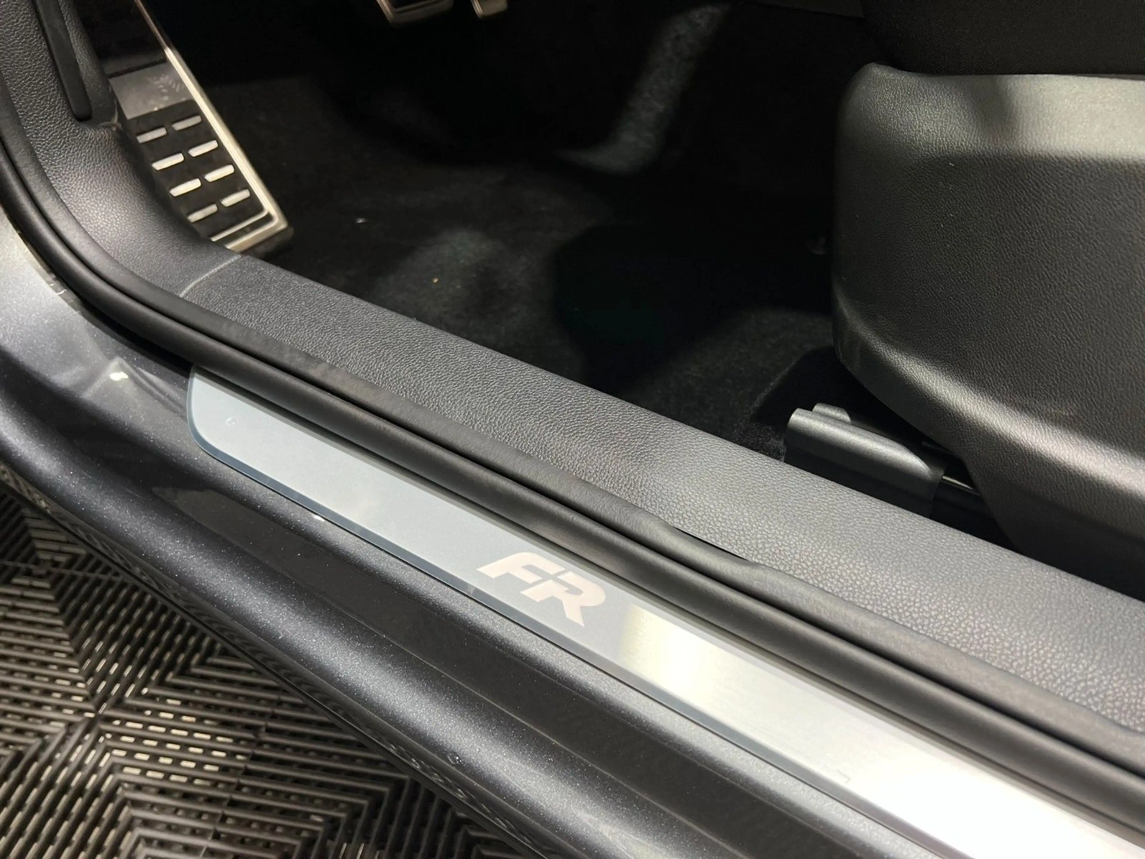 SEAT Ateca 1.5 TSI FR DSG — photo 13