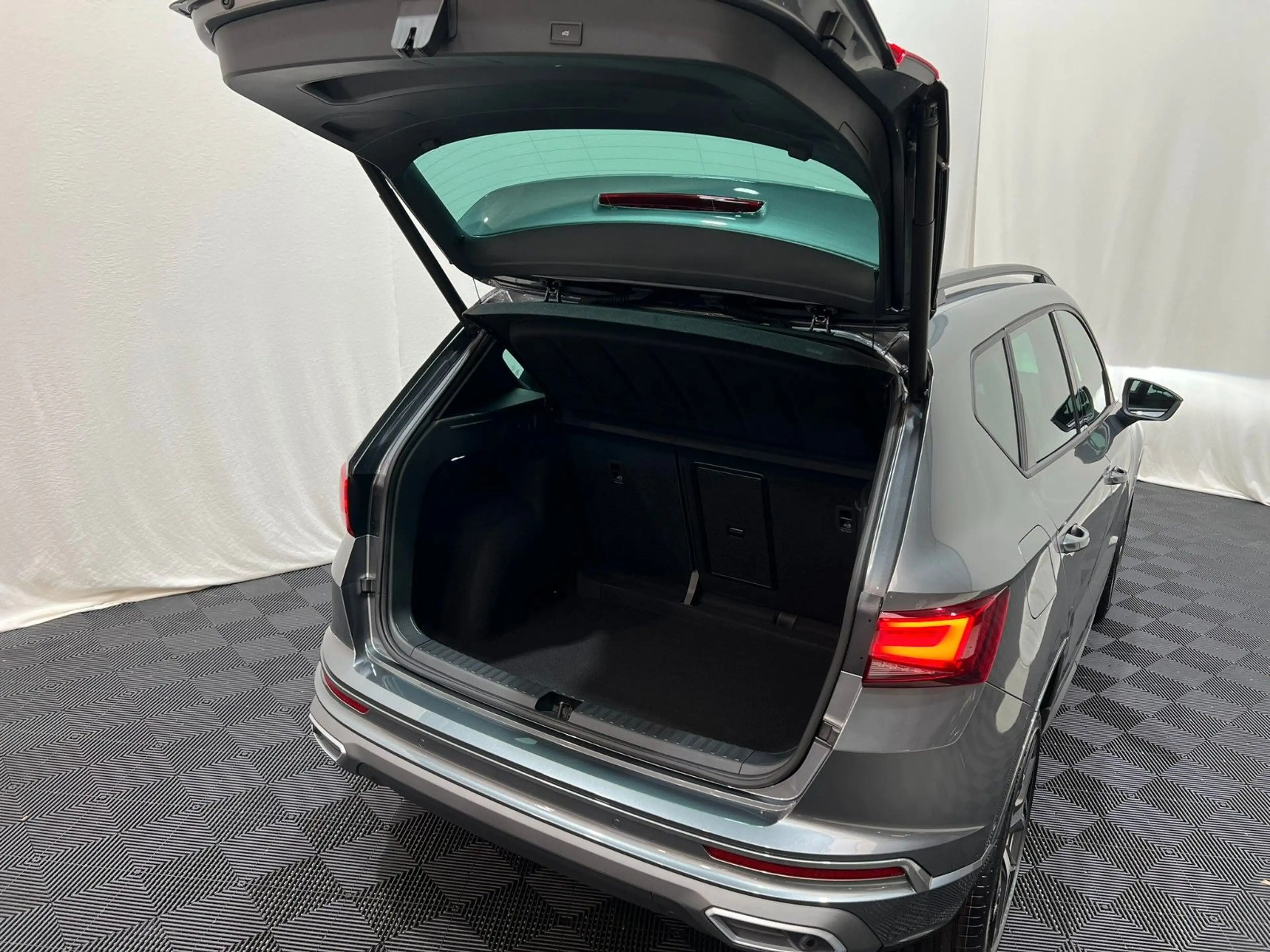 SEAT Ateca 1.5 TSI FR DSG — photo 8