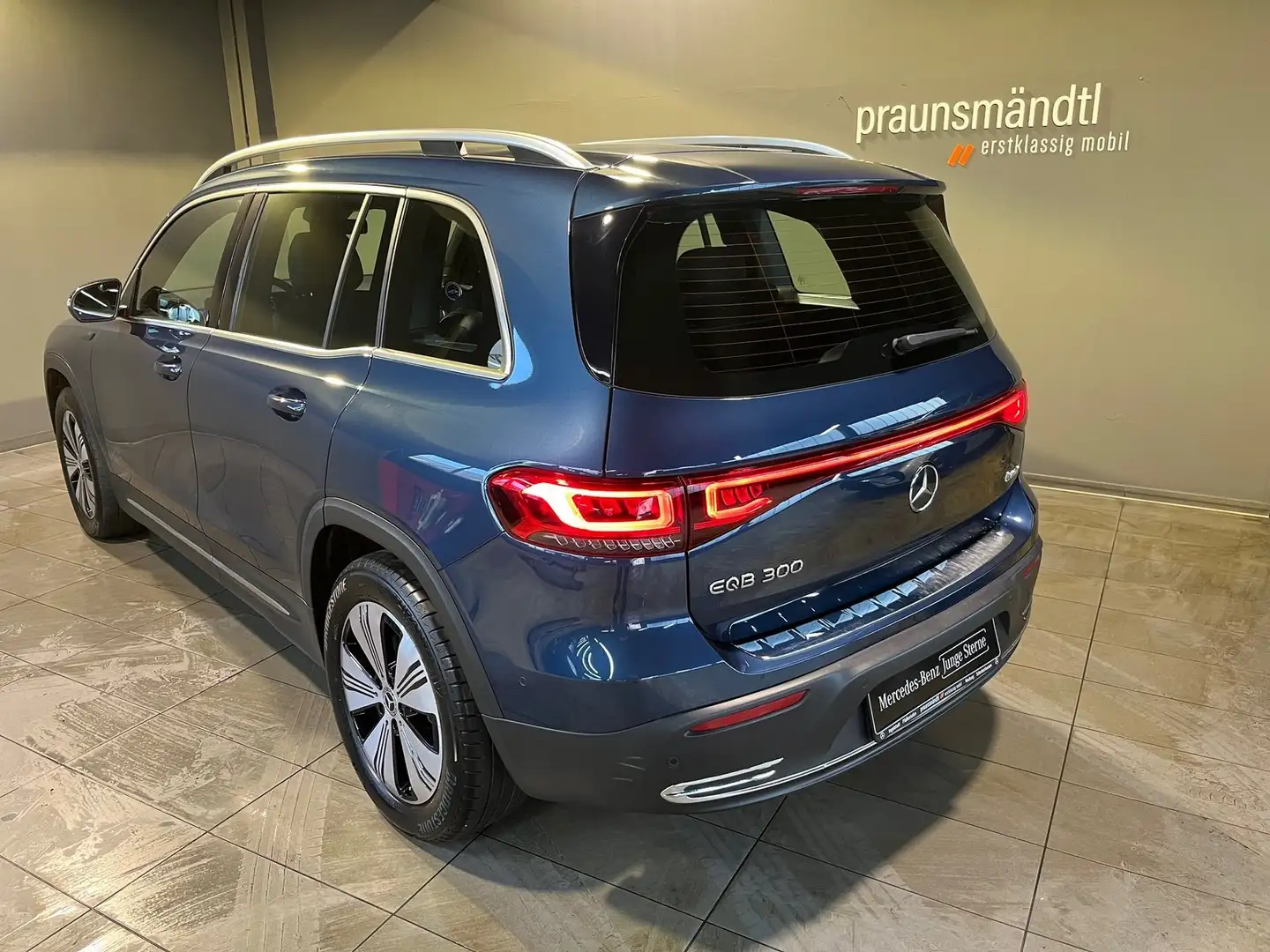 Mercedes-Benz EQB 300 4M Progressive LED/MBUX/Ambi/eleHe/Kamer Bleu - 2