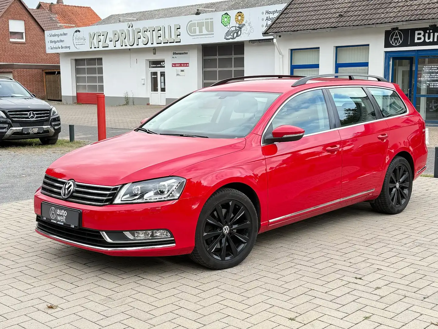Volkswagen Passat Variant Passat Var. 2.0 TDI, TÜV neu, Xenon, 1. Hand Rot - 1