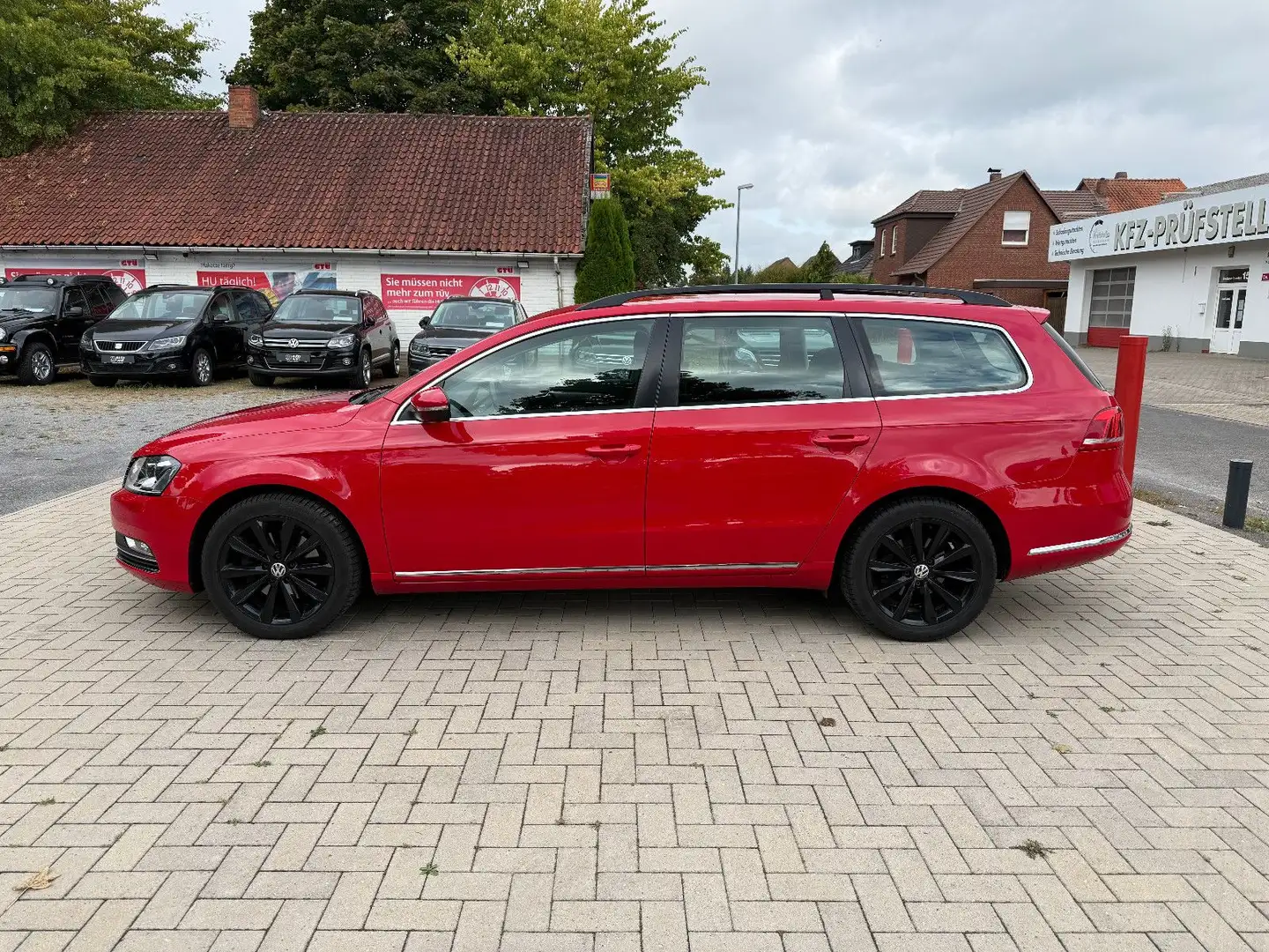 Volkswagen Passat Variant Passat Var. 2.0 TDI, TÜV neu, Xenon, 1. Hand Rot - 2