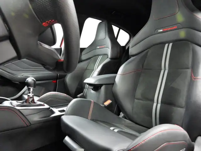 Ford Focus view 13