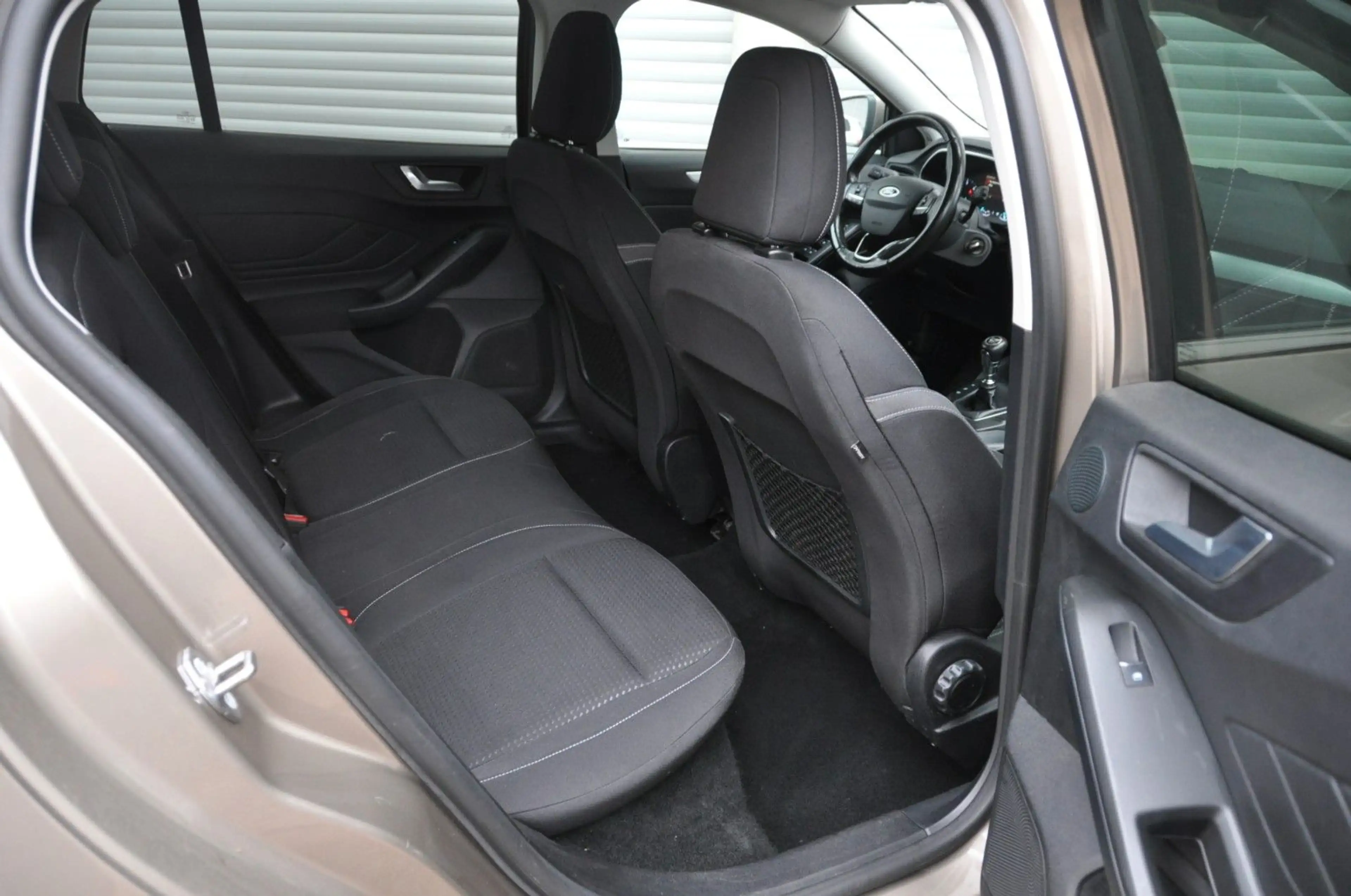 Ford Focus 2,0 tdci Turnier Cool & Connect — photo 12