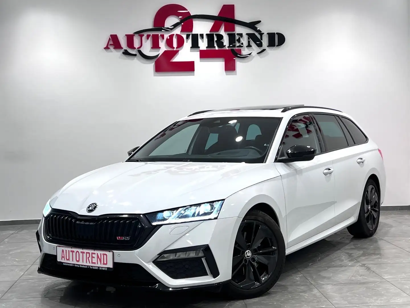 Skoda Octavia Combi RS PANORAMA+HEAD UP+NAVI+LED+ACC Weiß - 1