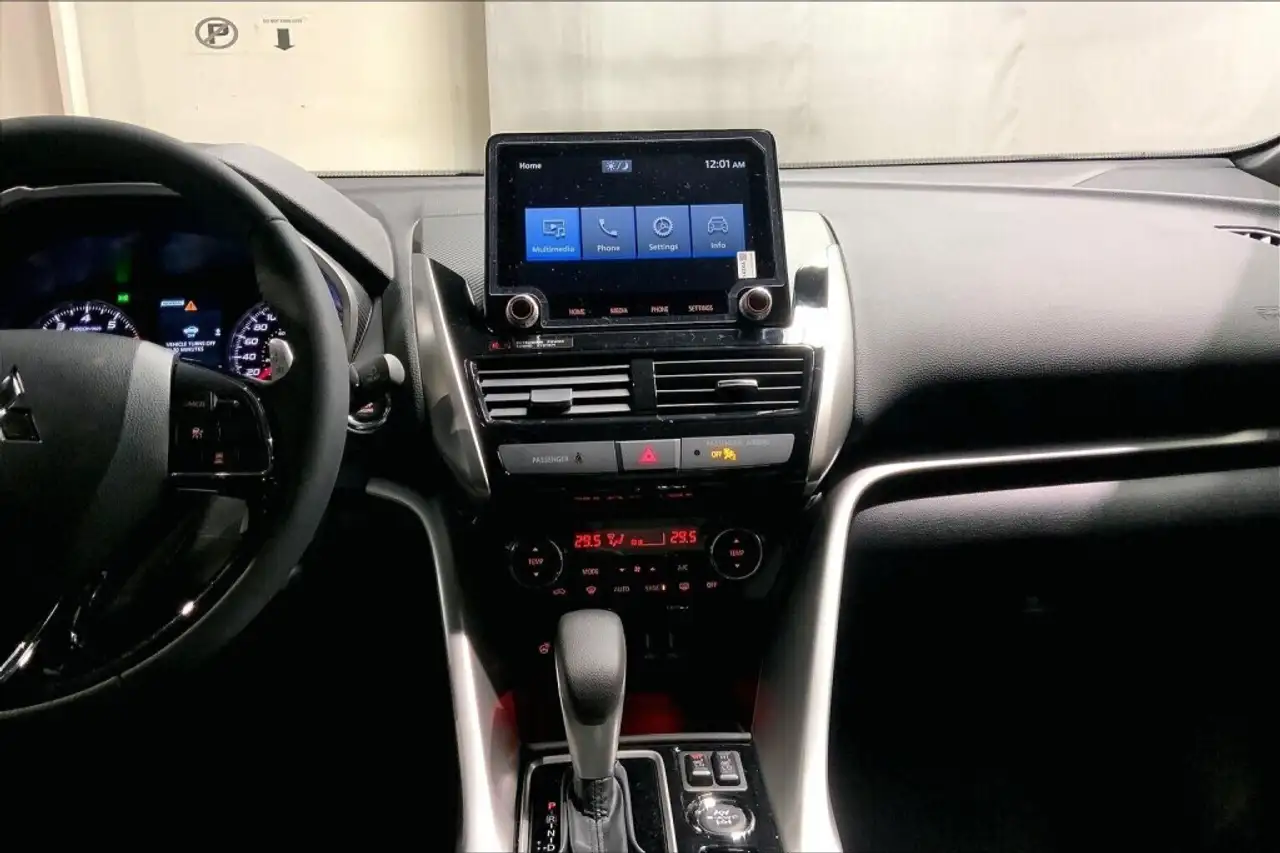 Mitsubishi Eclipse Cross снимка Mitsubishi Eclipse Cross