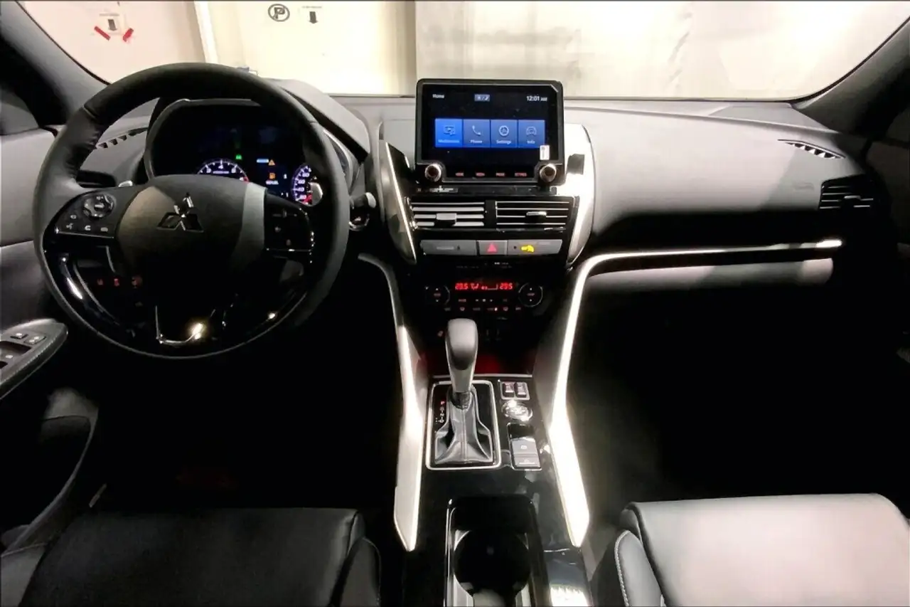 Mitsubishi Eclipse Cross снимка Mitsubishi Eclipse Cross
