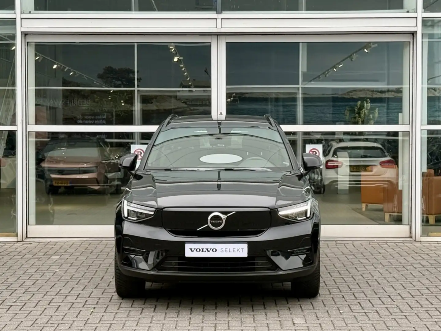 Volvo EX40 Extended Plus 82 kWh/252PK| Adap.Cruise| Trekhaak| Zwart - 2