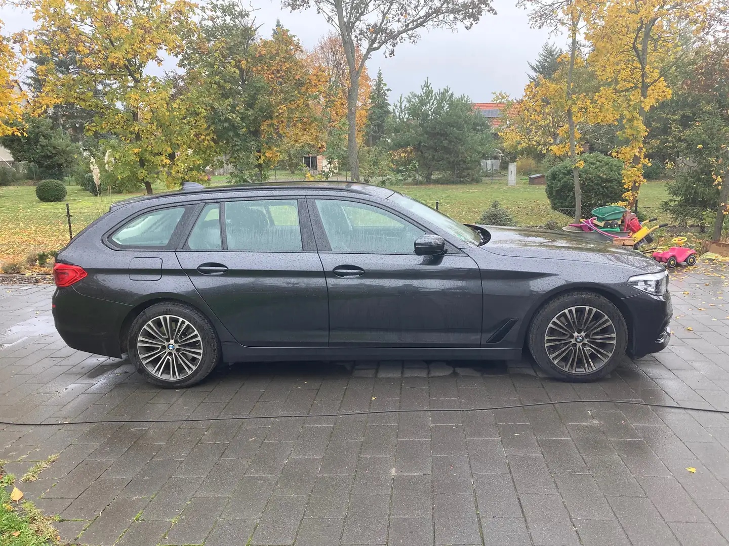 BMW 525 525d Touring Sport Line*Aut*Navi*Digit.Cockpit*LED Zwart - 2