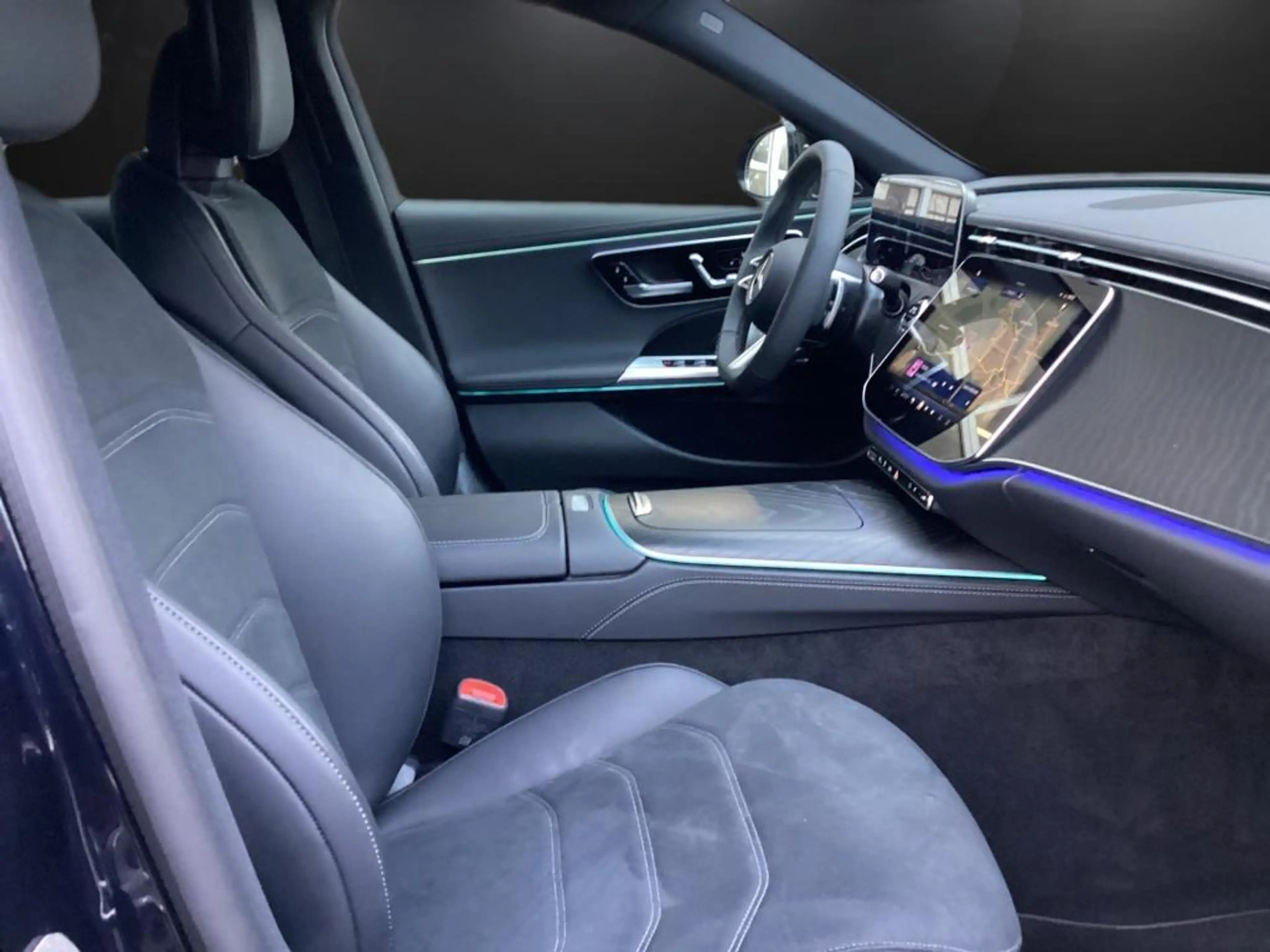 Mercedes-Benz E 300 de T AMG +360°+MEMORY+AMBI+TOTW+DISTR+AHK — photo 11