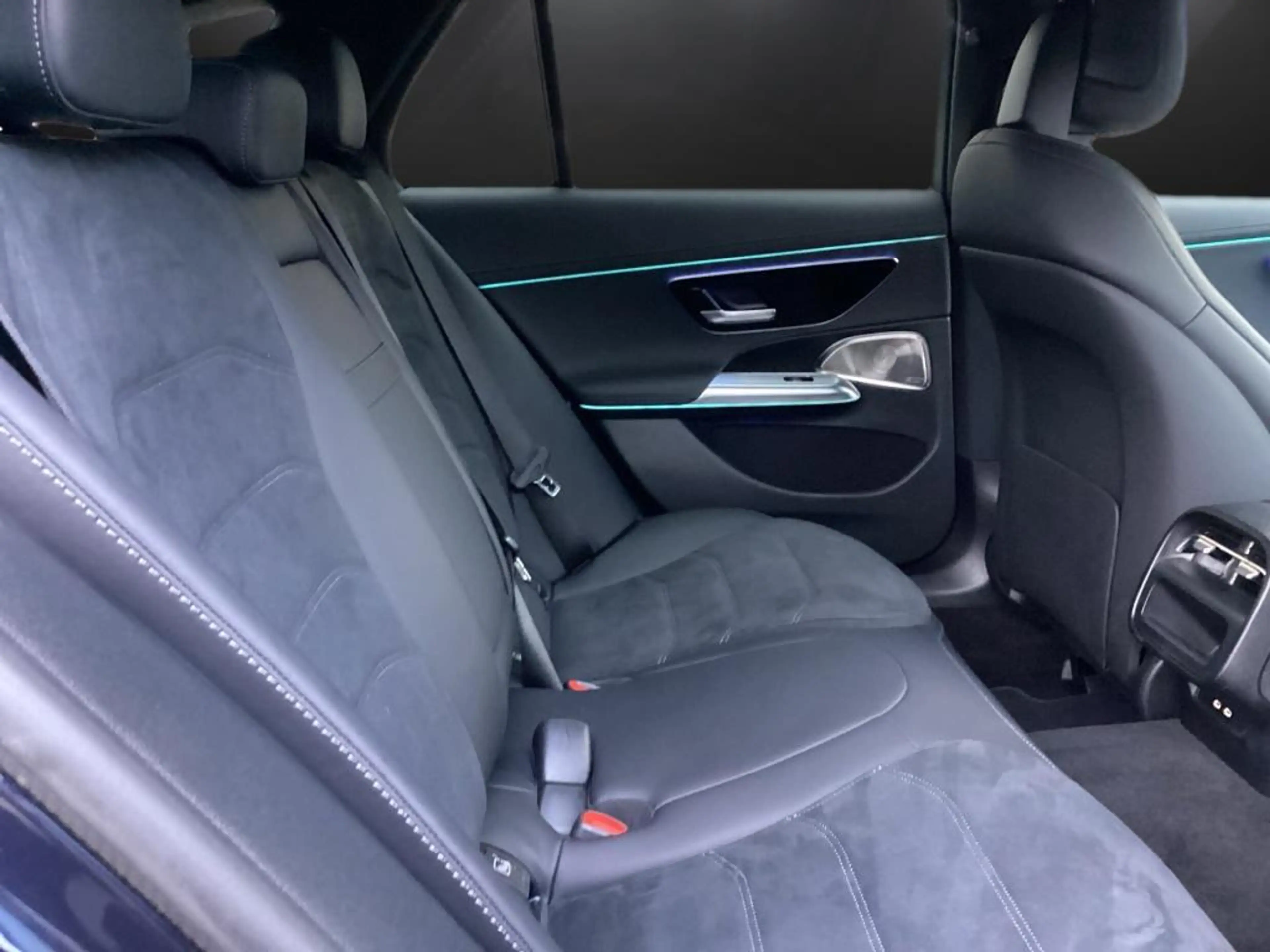Mercedes-Benz E 300 de T AMG +360°+MEMORY+AMBI+TOTW+DISTR+AHK — photo 12
