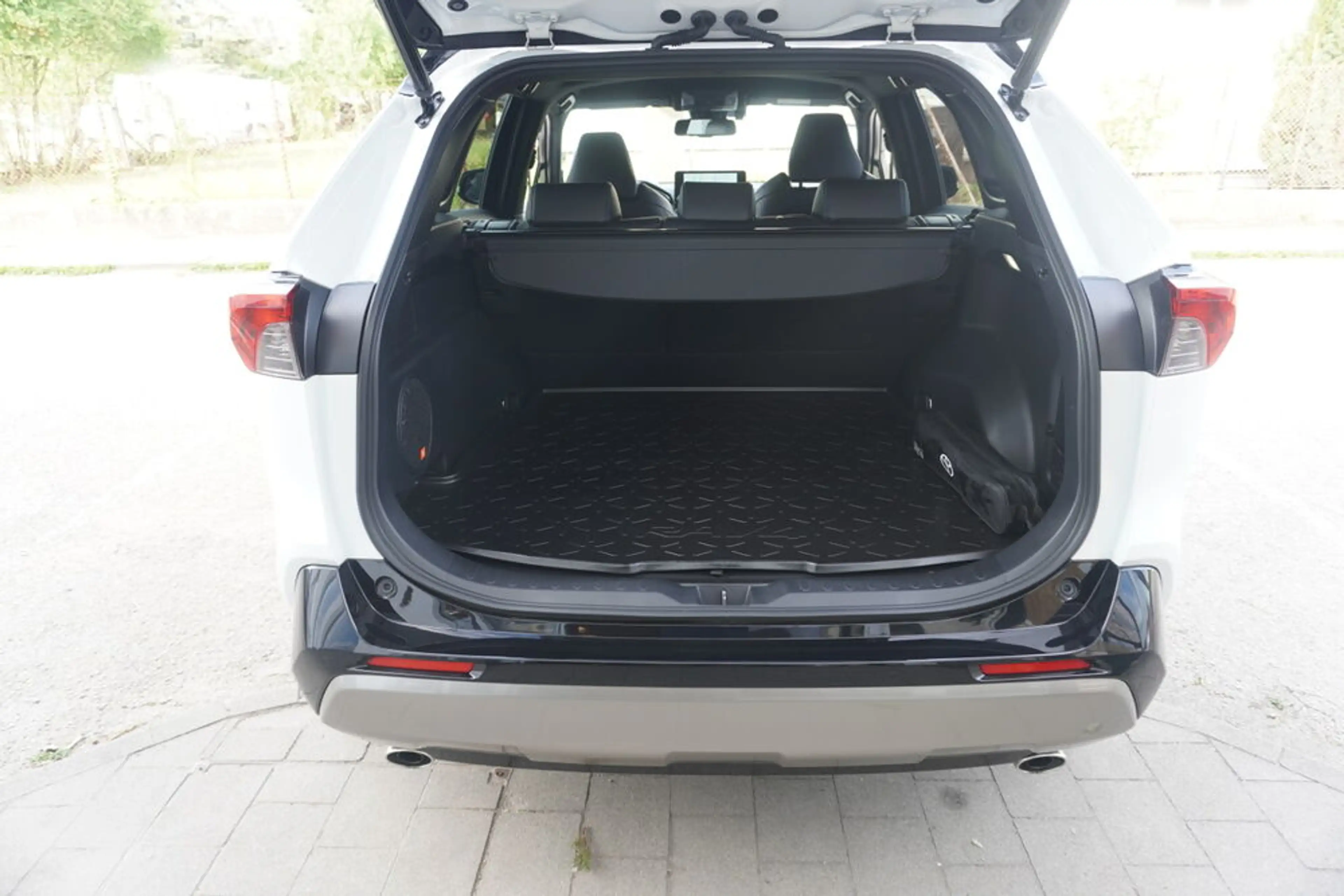 Toyota RAV 4 2,5 Hybrid Style 2WD Aut. — photo 4