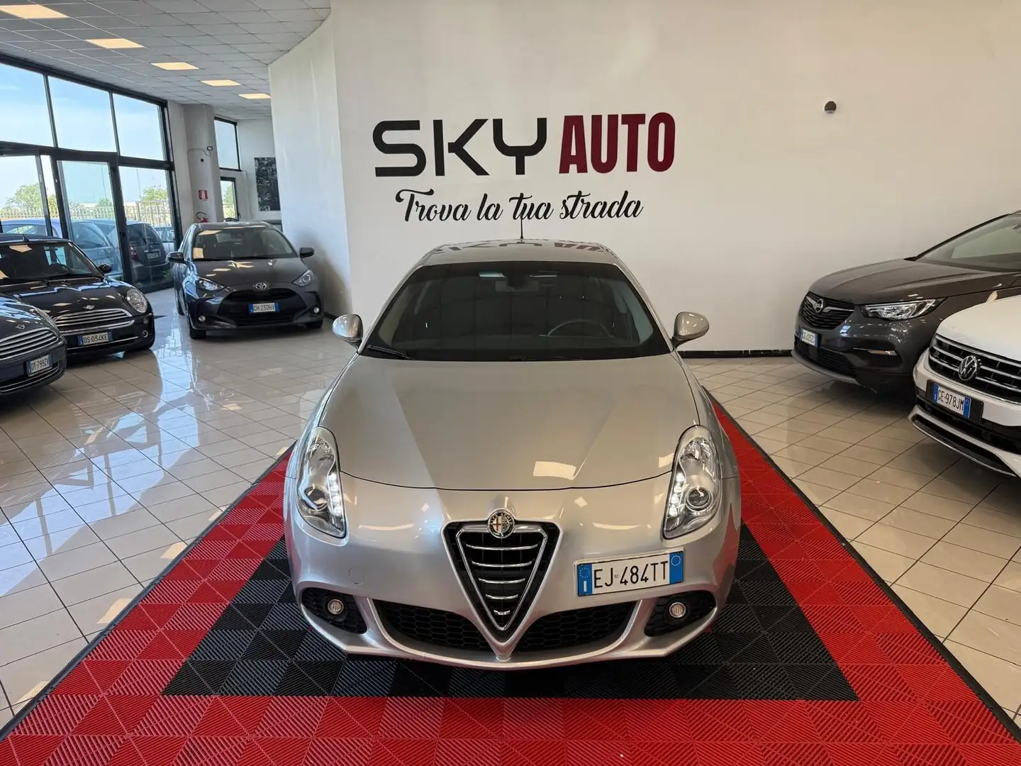 Alfa Romeo Giulietta 1.4 TURBO 120 CV DISTINCTIVE Silber - 1