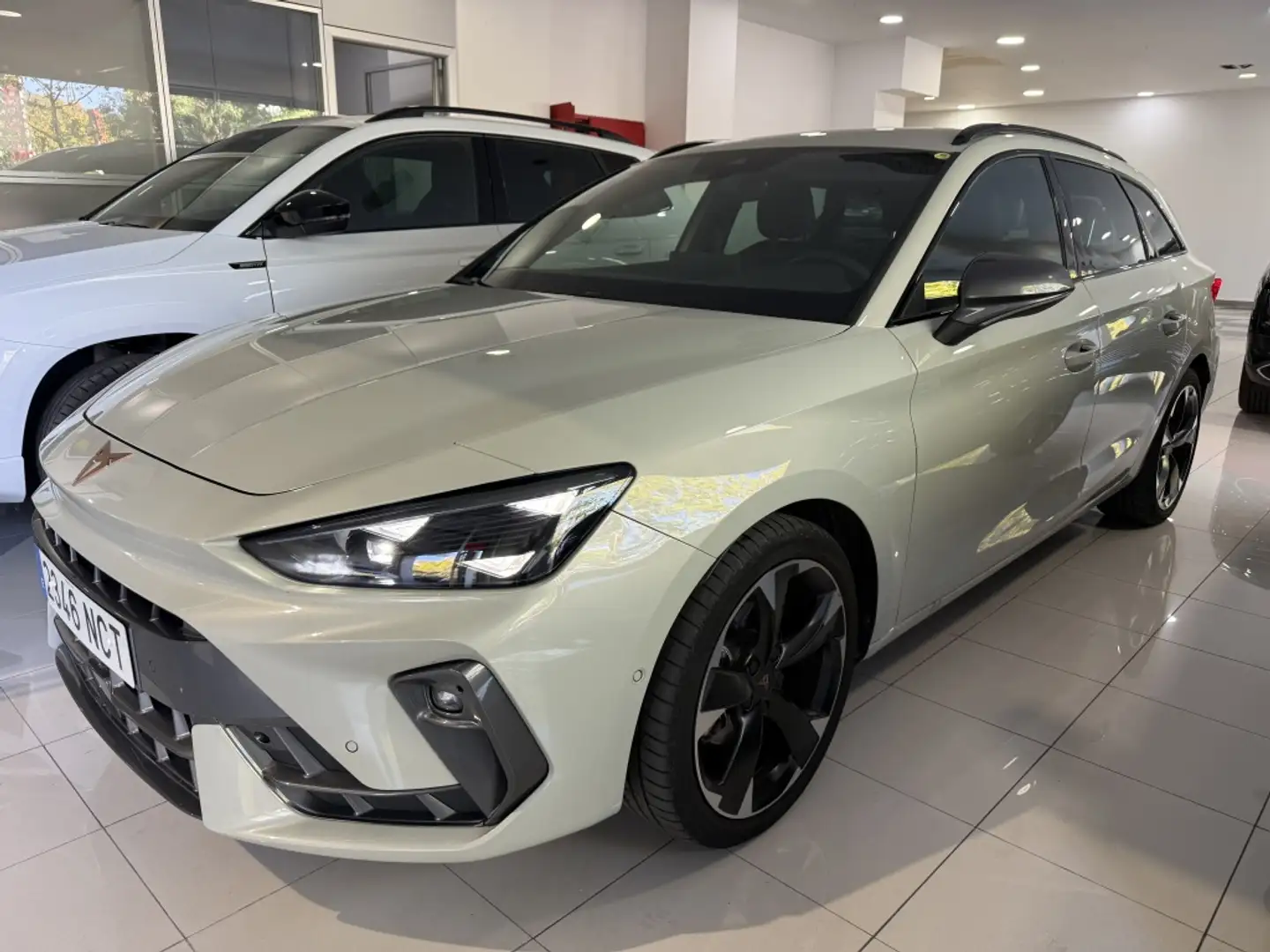 CUPRA Leon 1.5 ETSI Tech Edition DSG 110Kw Beige - 1