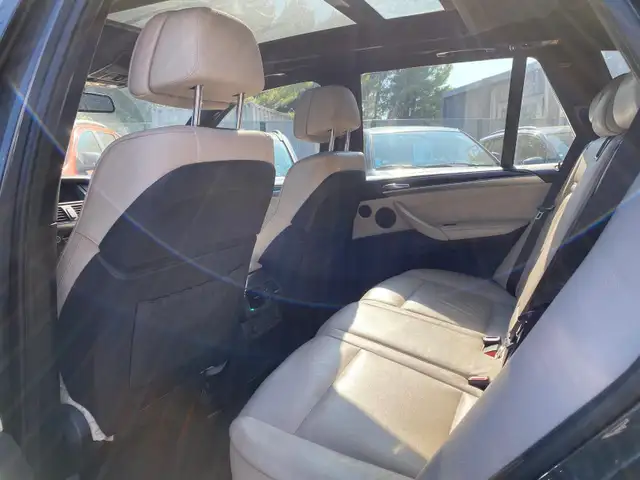 BMW X5 view 11