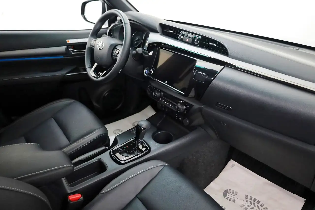 Toyota Hilux Sport Invincible ,Navi,Kamera,Rollo 3