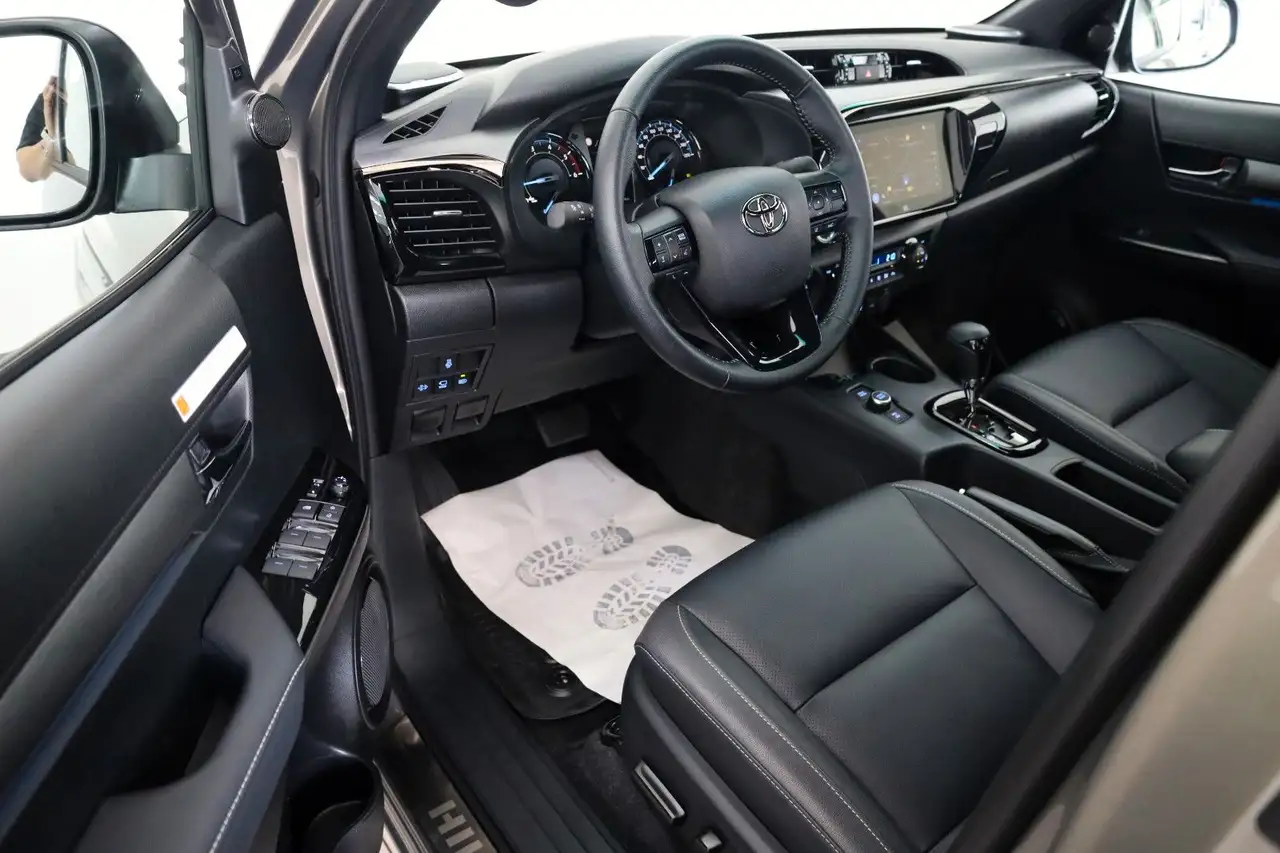 Toyota Hilux Sport Invincible ,Navi,Kamera,Rollo 9