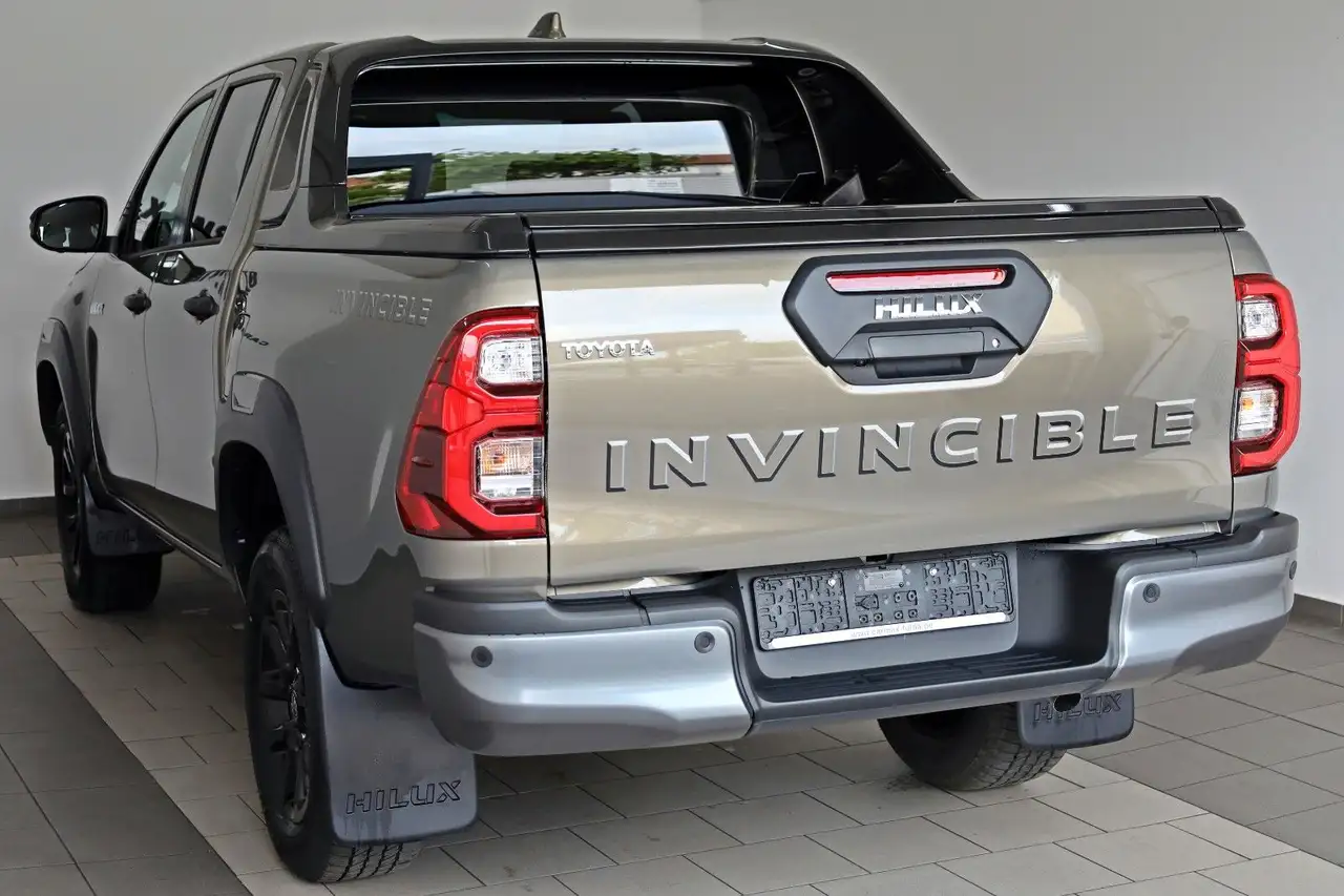 Toyota Hilux Sport Invincible ,Navi,Kamera,Rollo 8