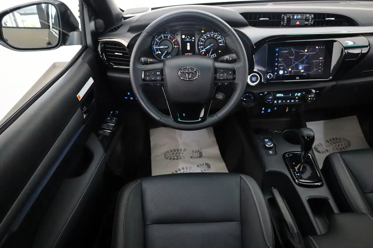 Toyota Hilux Sport Invincible ,Navi,Kamera,Rollo 10