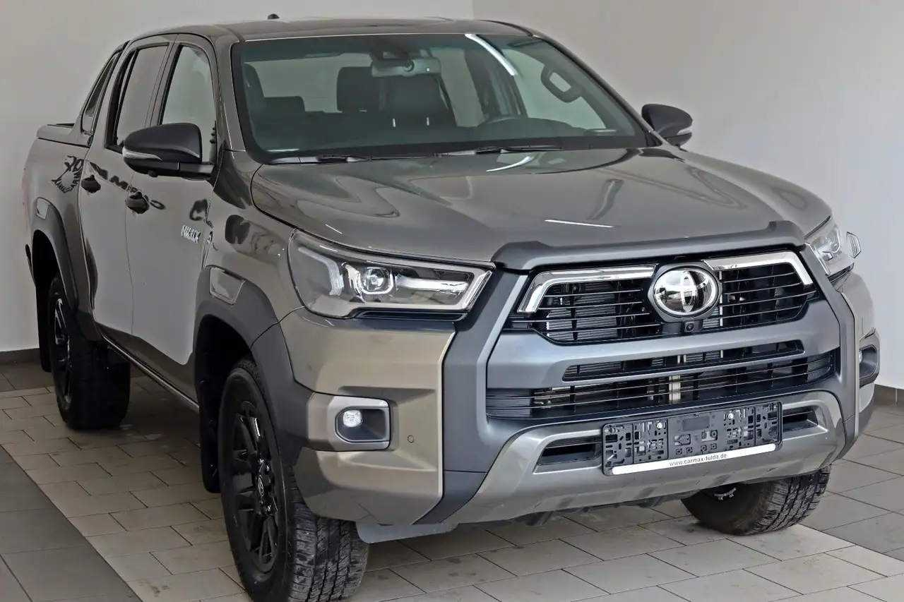 Toyota Hilux Sport Invincible ,Navi,Kamera,Rollo 7