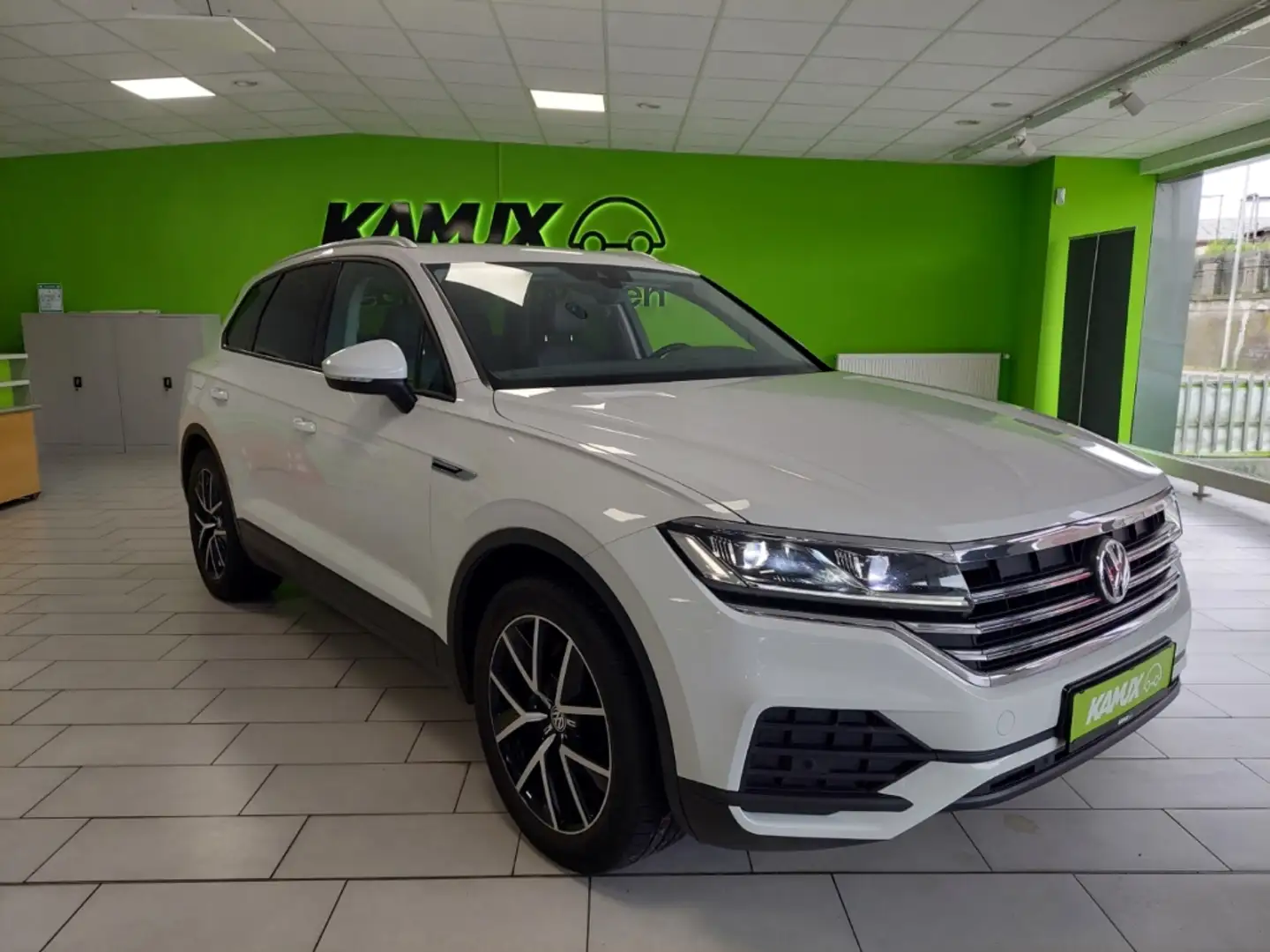 Volkswagen Touareg 3.0TDI V6 4M Tiptronic+LED+NAVI+AHK+PDC Blanc - 1