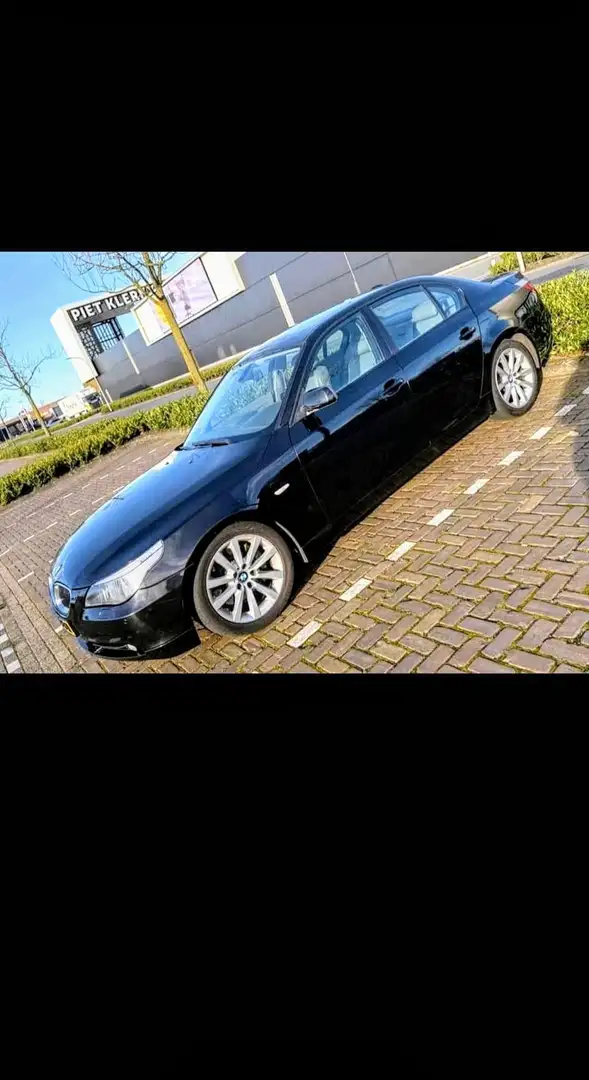 BMW 545 545i E60 High executive crna - 2