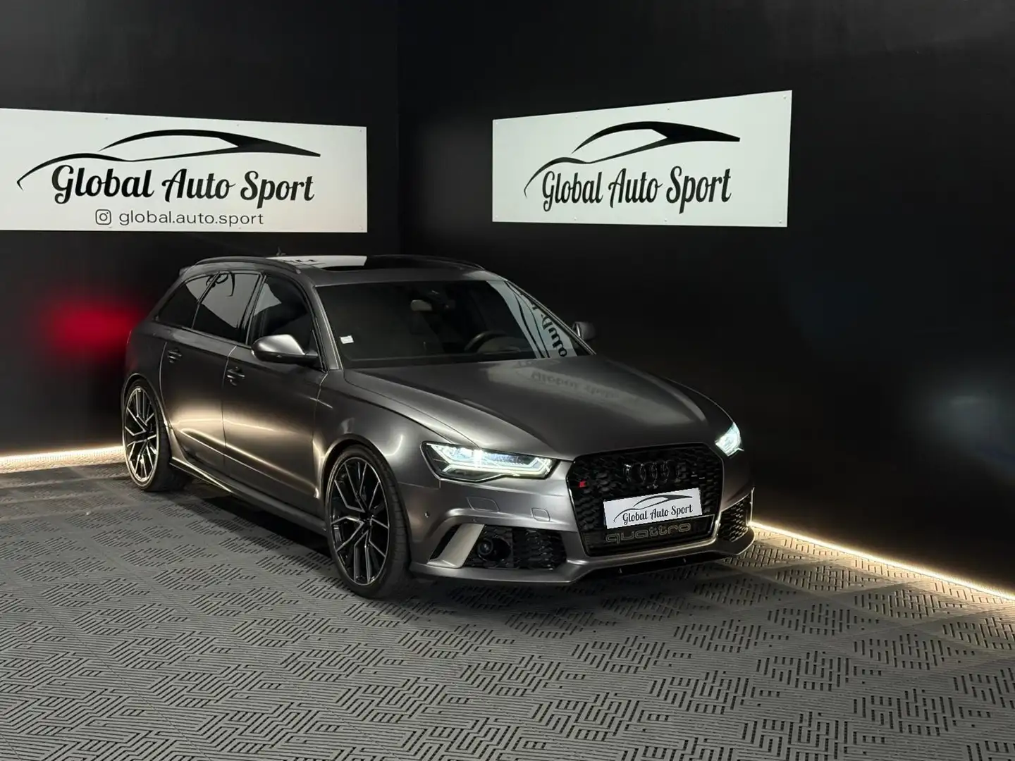Audi RS6 RS6 Avant Performance V8 4.0 TFSI 605 Quattro Schwarz - 1