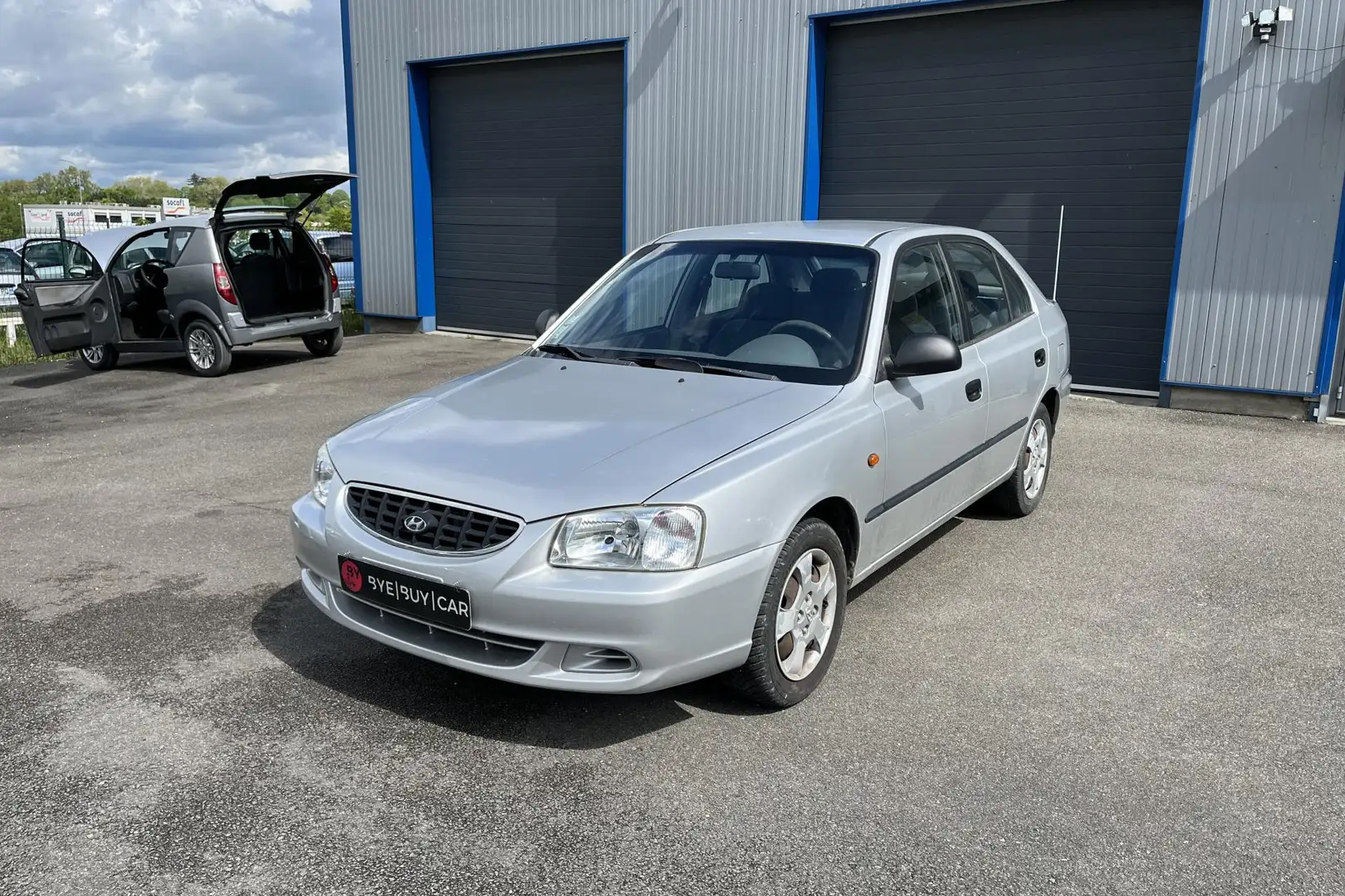 Hyundai ACCENT Accent 1.5 CDRi BERLINE Confort GARANTIE 12 MOIS Grau - 1